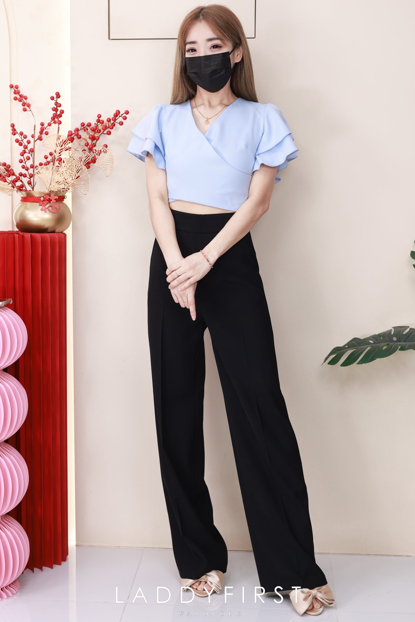 【T520214】高品质交叉V领荷叶袖温柔风时尚上衣 ❤❤