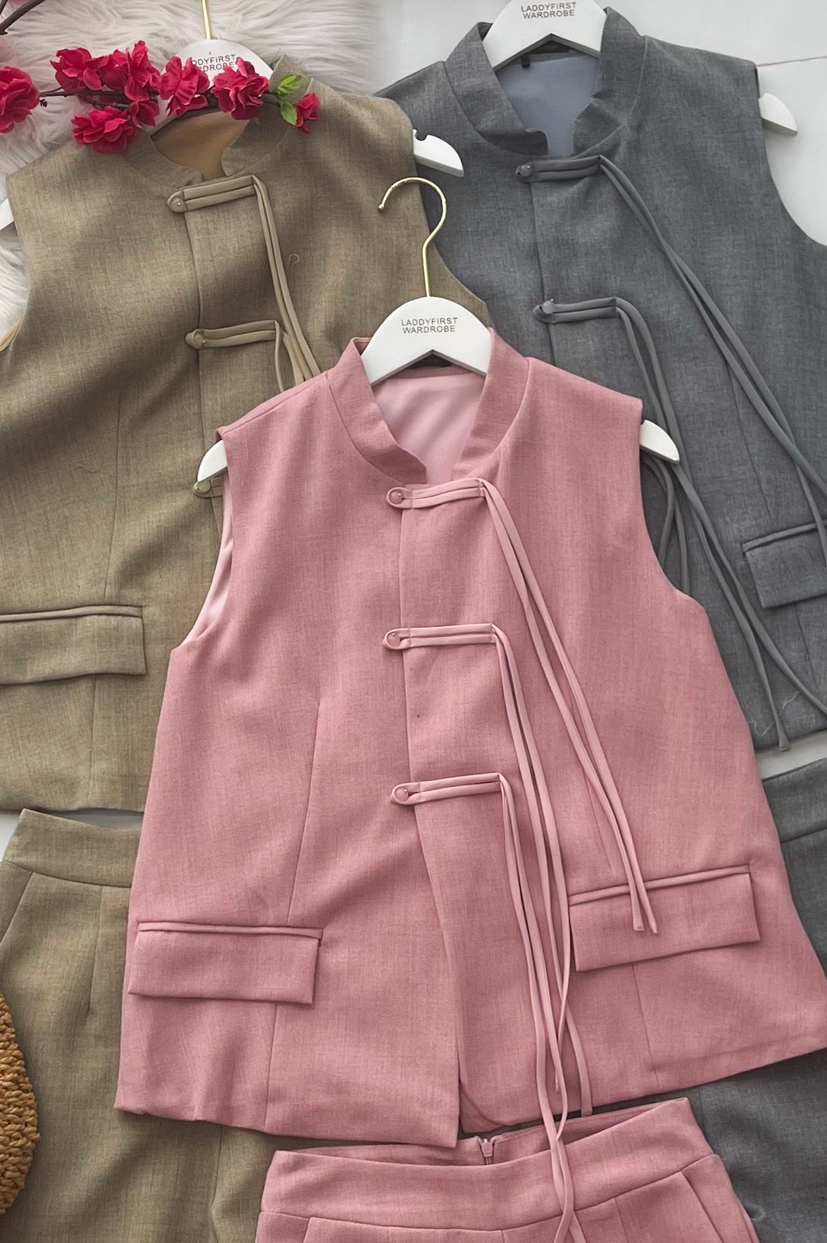 【SS23530】高品质两件式新中式国风马甲式旗袍套装 马甲式宽松版旗袍上衣➕西装高腰百搭短裤，有口袋 ❤️❤️