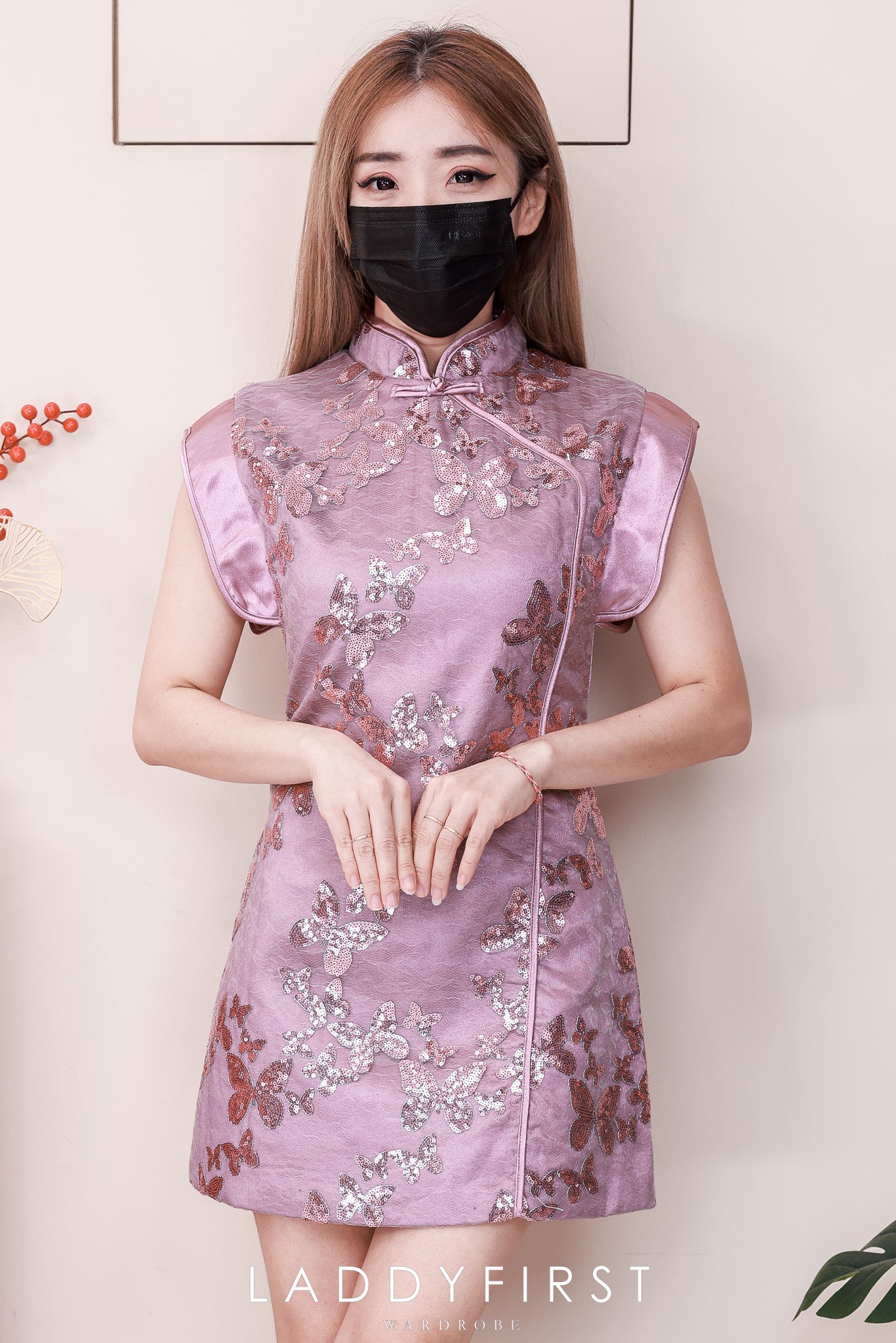 【D81565 / 62557】高品质贵气精美亮片蝴蝶结设计缎面旗袍连身裙子 ❤❤