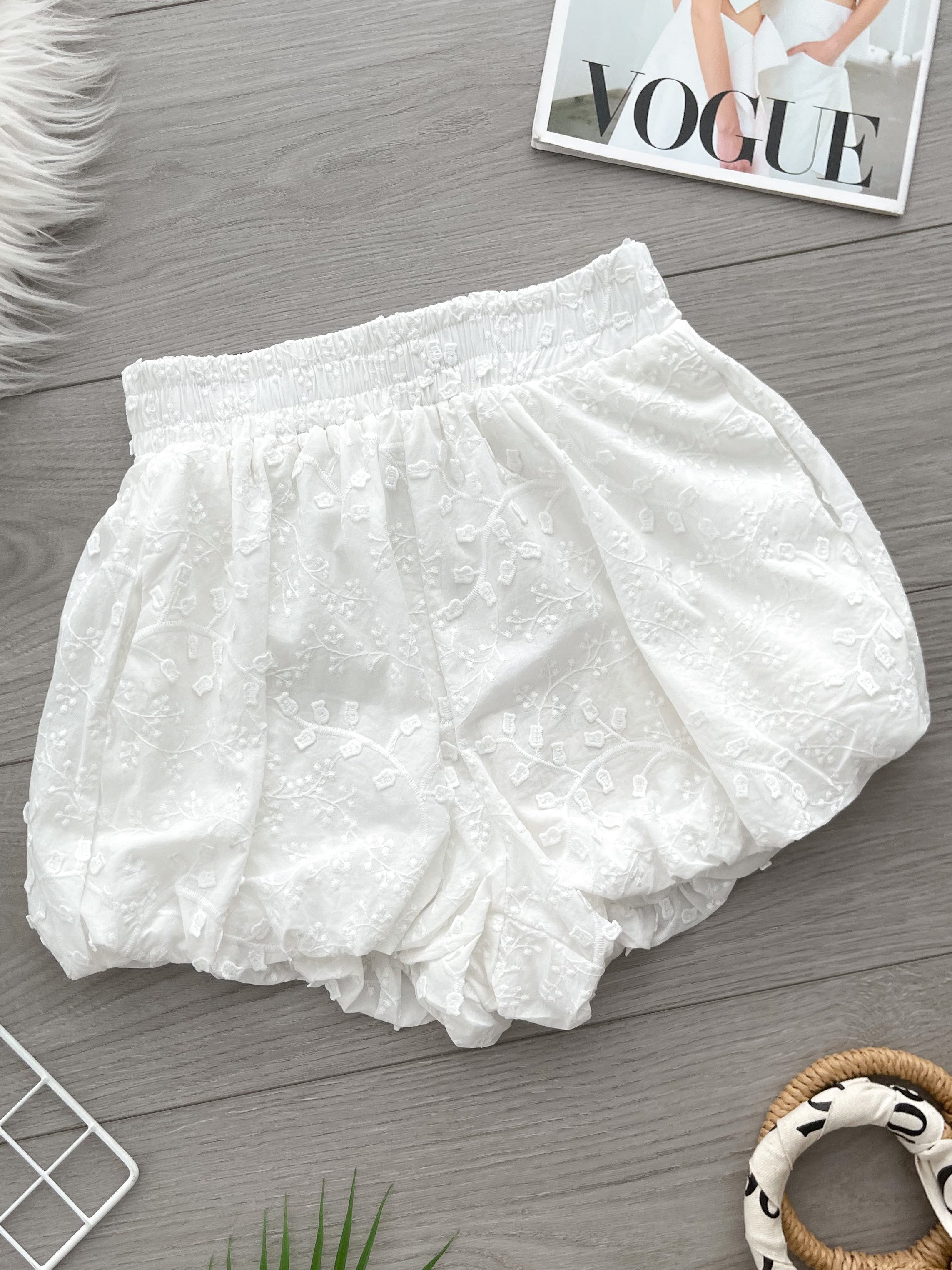 【S7828】高品质松紧腰弹力立体钩花高腰花苞百搭短裤，有口袋 ❤️❤️