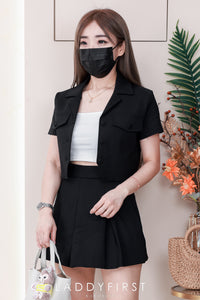 【SS9331】LFW独家爆款 高品质两件式欧美减龄款西装时尚百搭套装 西装翻领短袖上衣，可当小外套穿搭➕西装百褶高腰裙子，内层有里布短裤 ❤️❤️【B-R2-C6】