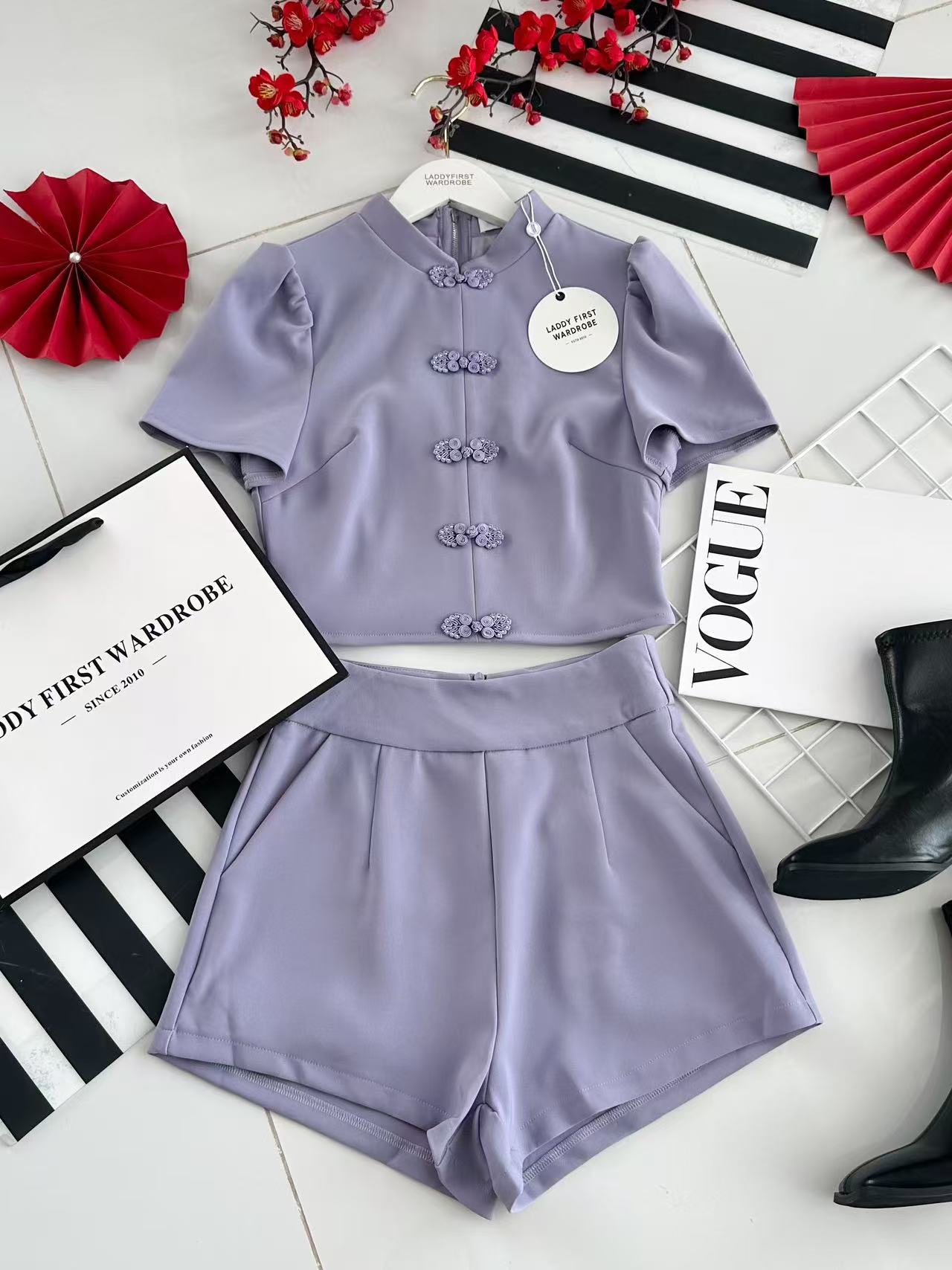 【SS3504】【LFW独家小圆饼】高品质两件式简约时尚西装四面弹唐装旗袍套装 立领盘扣短袖旗袍上衣➕西装高腰百搭短裤，有口袋 ❤️❤️