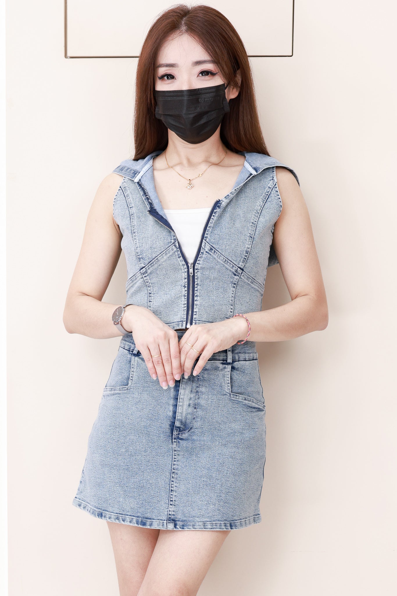 【SS7120】高品质简约时尚马甲式连帽牛仔套装 #前后裙内有裤子 牛仔无袖连帽上衣➕牛仔高腰裤裙，有口袋 ❤️❤️【B-R1-C1】