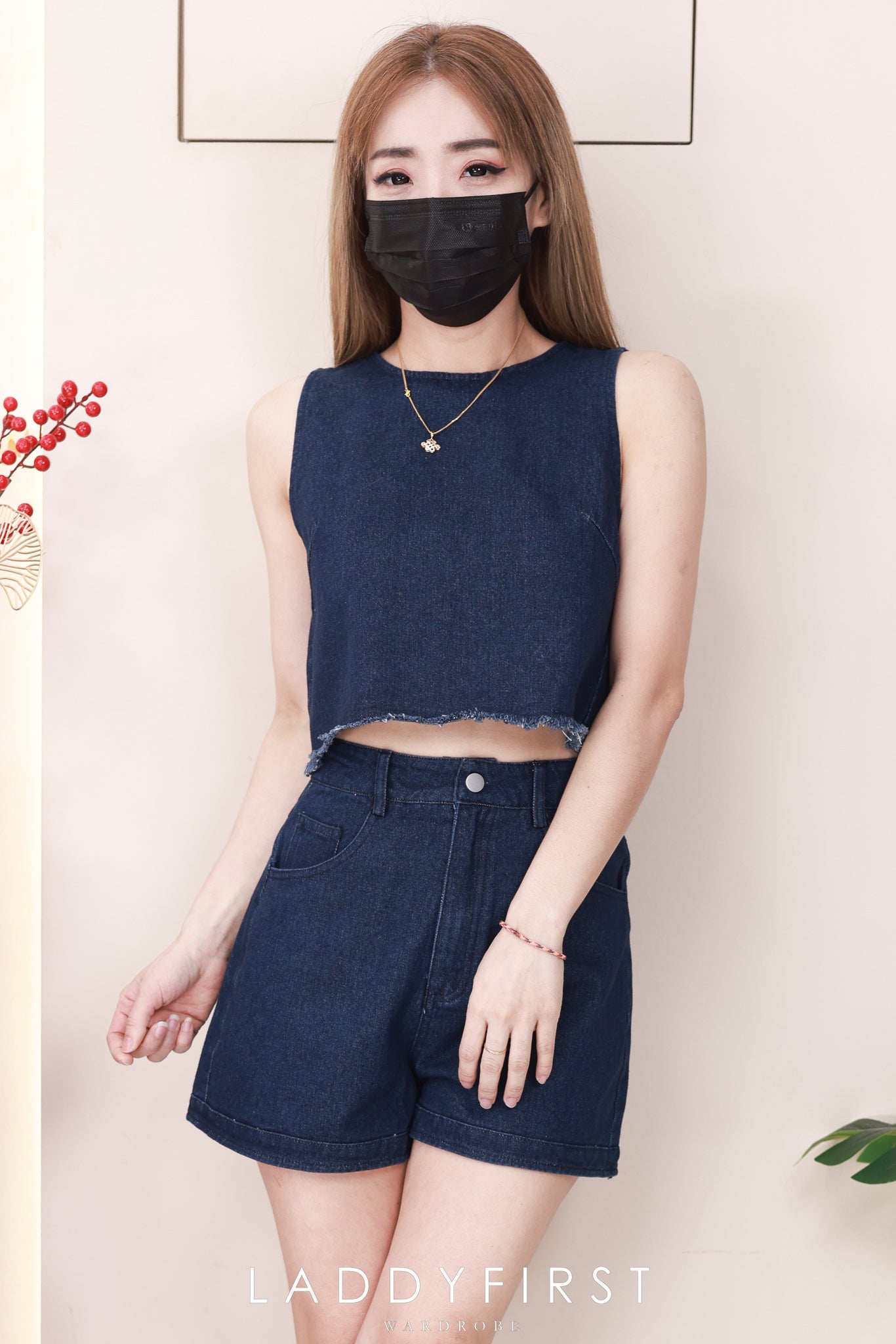 【SS2146】高品质两件式韩式时尚休闲风慵懒牛仔套装 宽松版无袖牛仔上衣➕牛仔高腰百搭短裤，有口袋 ❤️❤️