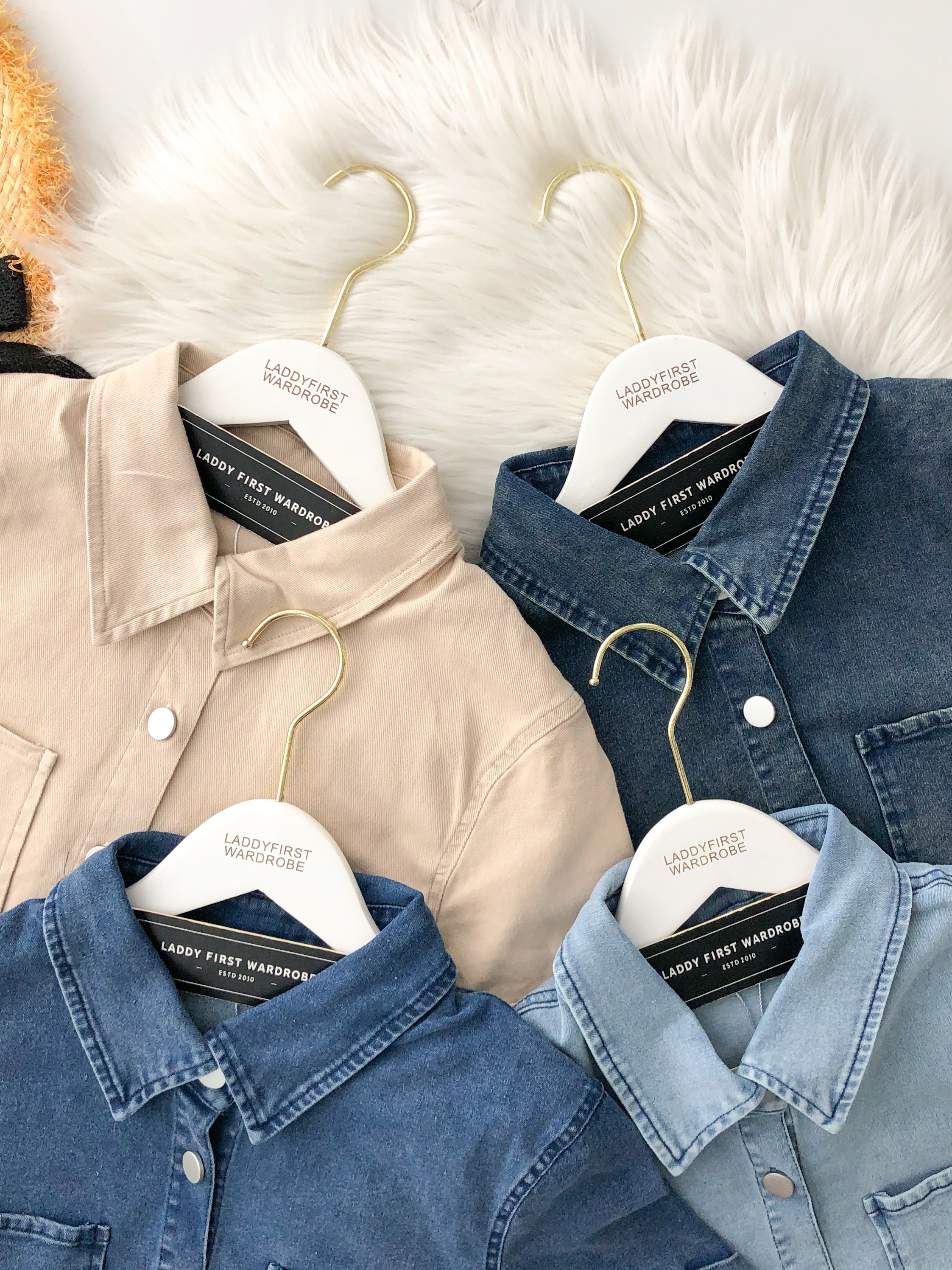 【SS82251】两件式韩系牛仔COTTON JEANS时尚百搭套装 翻领短袖牛仔上衣/小外套➕牛仔还要百搭短裤，有口袋 ❤️❤️