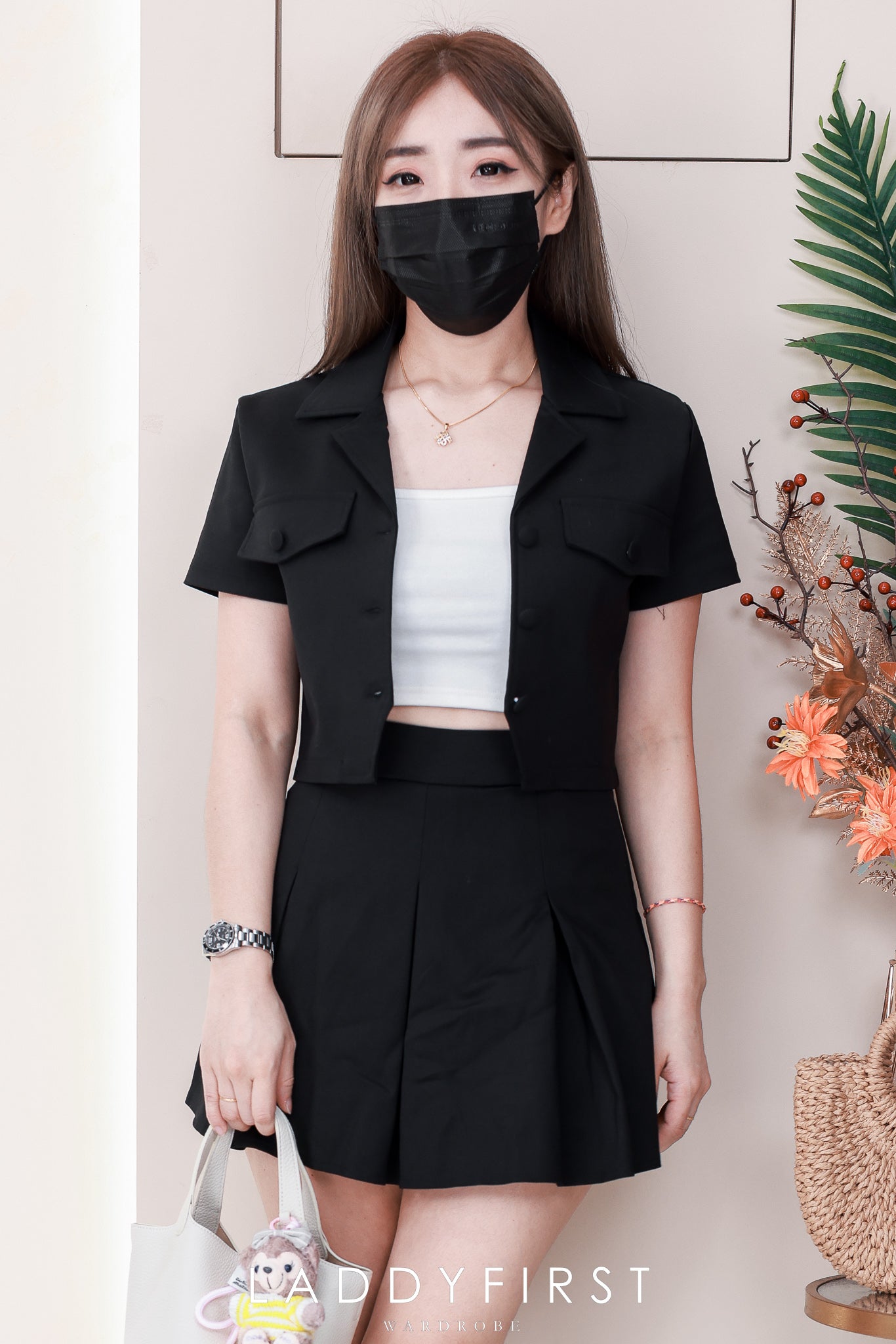 【SS9331】LFW独家爆款 高品质两件式欧美减龄款西装时尚百搭套装 西装翻领短袖上衣，可当小外套穿搭➕西装百褶高腰裙子，内层有里布短裤 ❤️❤️