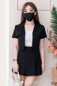 【SS9331】LFW独家爆款 高品质两件式欧美减龄款西装时尚百搭套装 西装翻领短袖上衣，可当小外套穿搭➕西装百褶高腰裙子，内层有里布短裤 ❤️❤️【B-R2-C6】