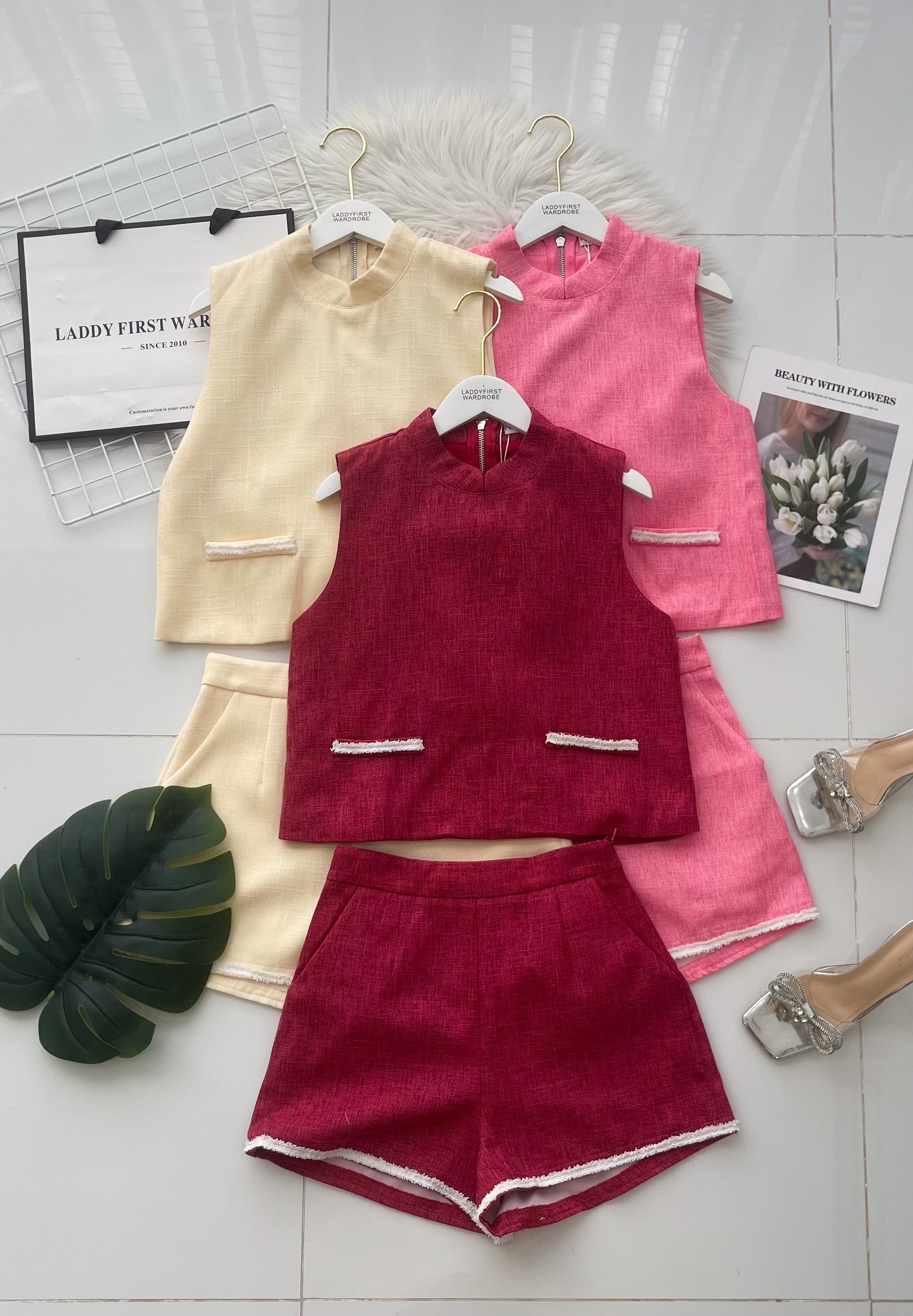 【SS21788 / 19759】高品质两件式小香风简约时尚套装 宽松无袖小香风上衣 ➕小香风高腰短裤，有口袋 ❤️❤️