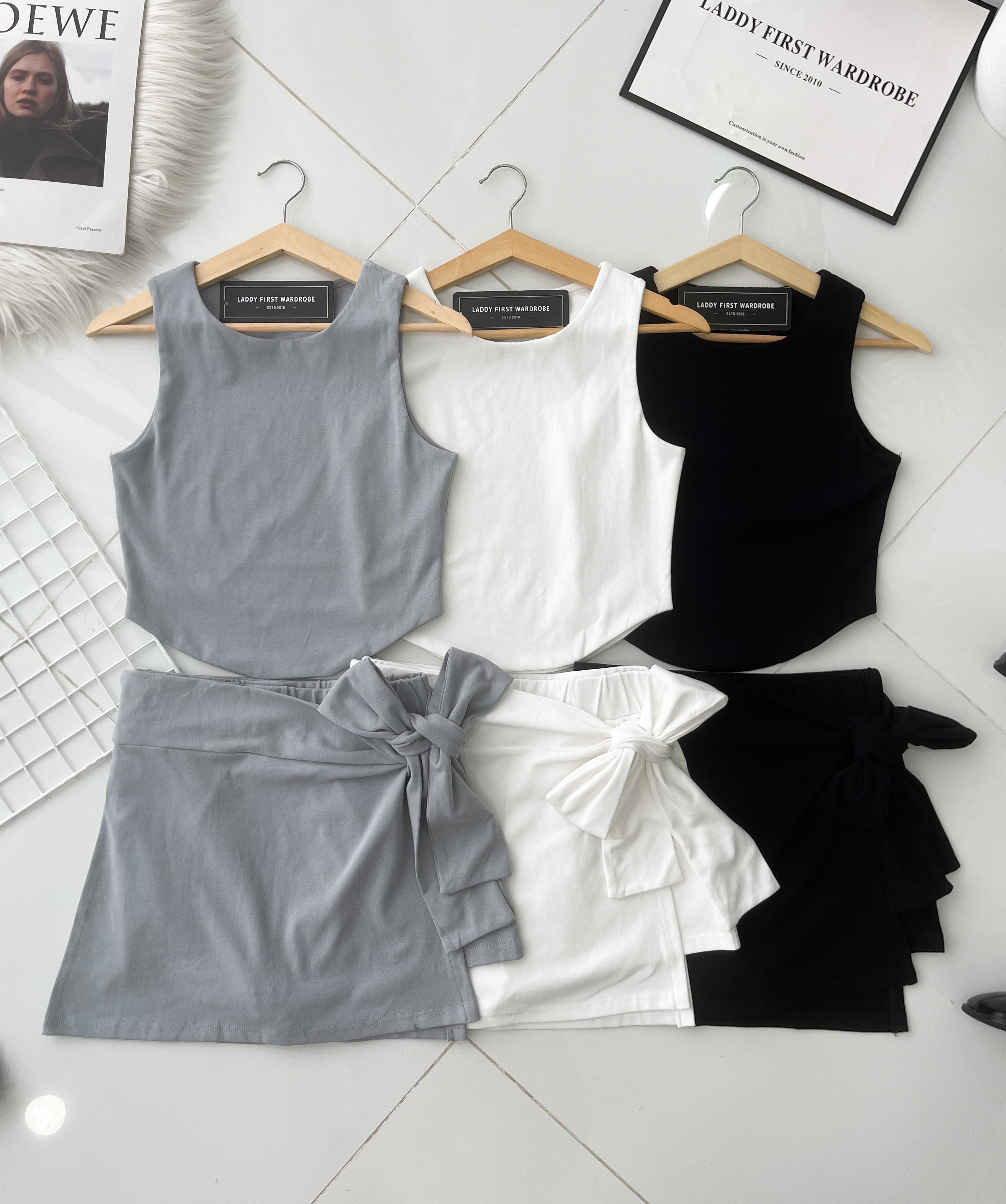 【SS21759 / 3443】高品质三件套套装 前面双层无痕弹力无袖上衣➕松紧腰弹力纯棉短裤➕自搭绑带外层裙子 ❤️❤️