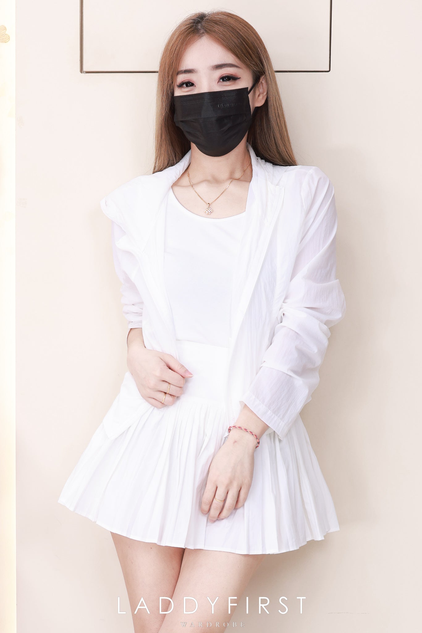 【SS88336】高品质三件套减龄学院风套装 轻薄连帽长袖防嗮外套➕纯棉弹力内搭上衣➕百褶高腰百搭裙子，内层有里布短裤 ❤️❤️