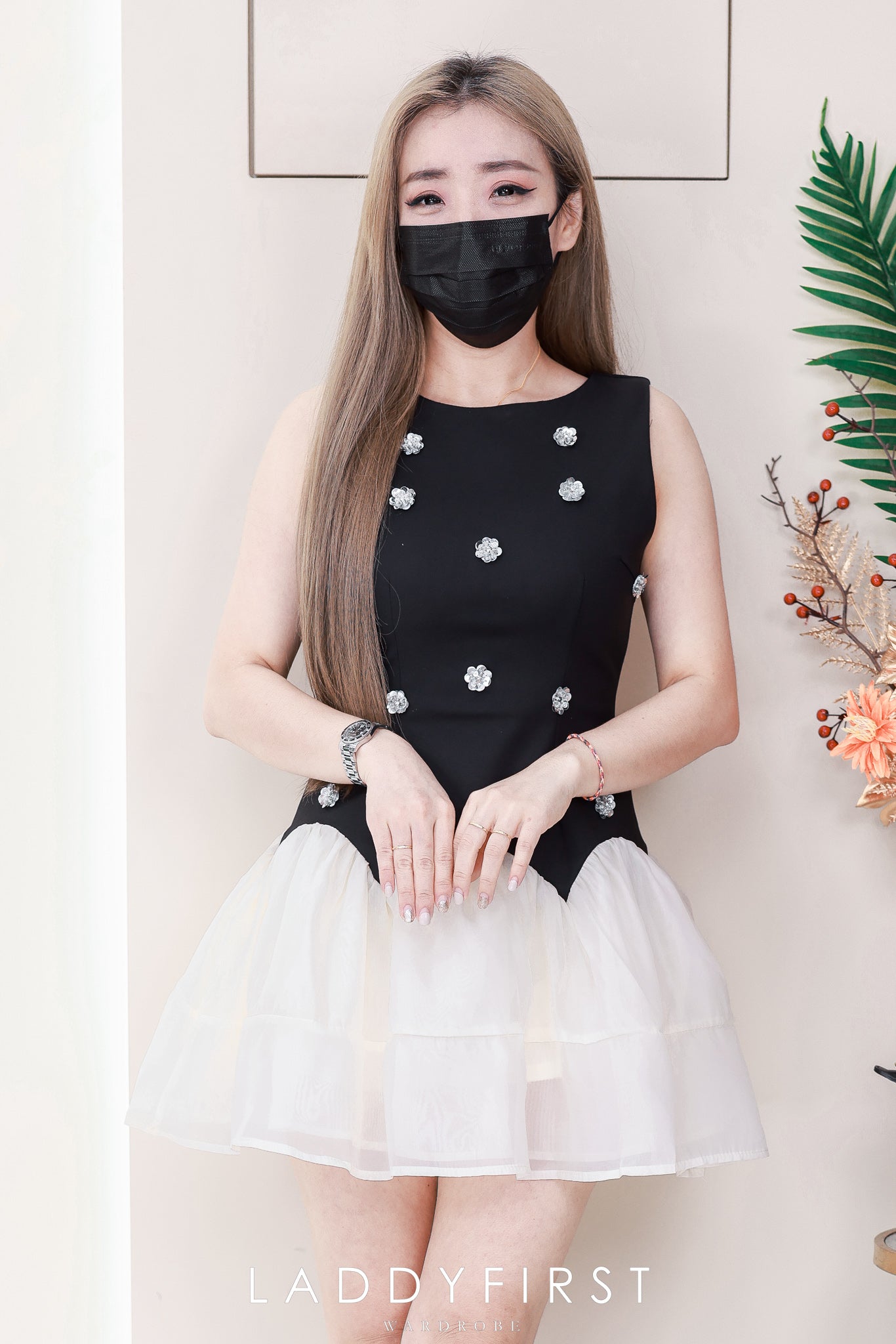 【D81597 / 37343】高品质精致立体花拼接网纱连身裙子，内层有里布短裤 ❤️❤️