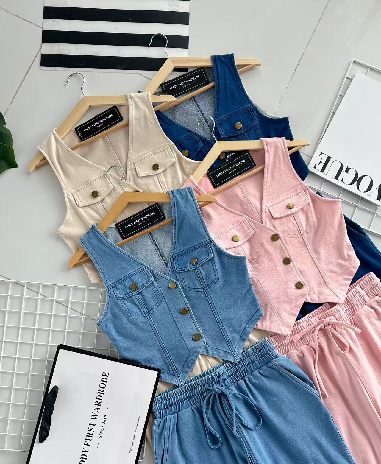 【SS41137】高品质两件式韩版马甲式COTTON JEANS牛仔套装  马甲式牛仔上衣/外套➕牛仔松紧腰高腰百搭长裤，有口袋 ❤️❤️