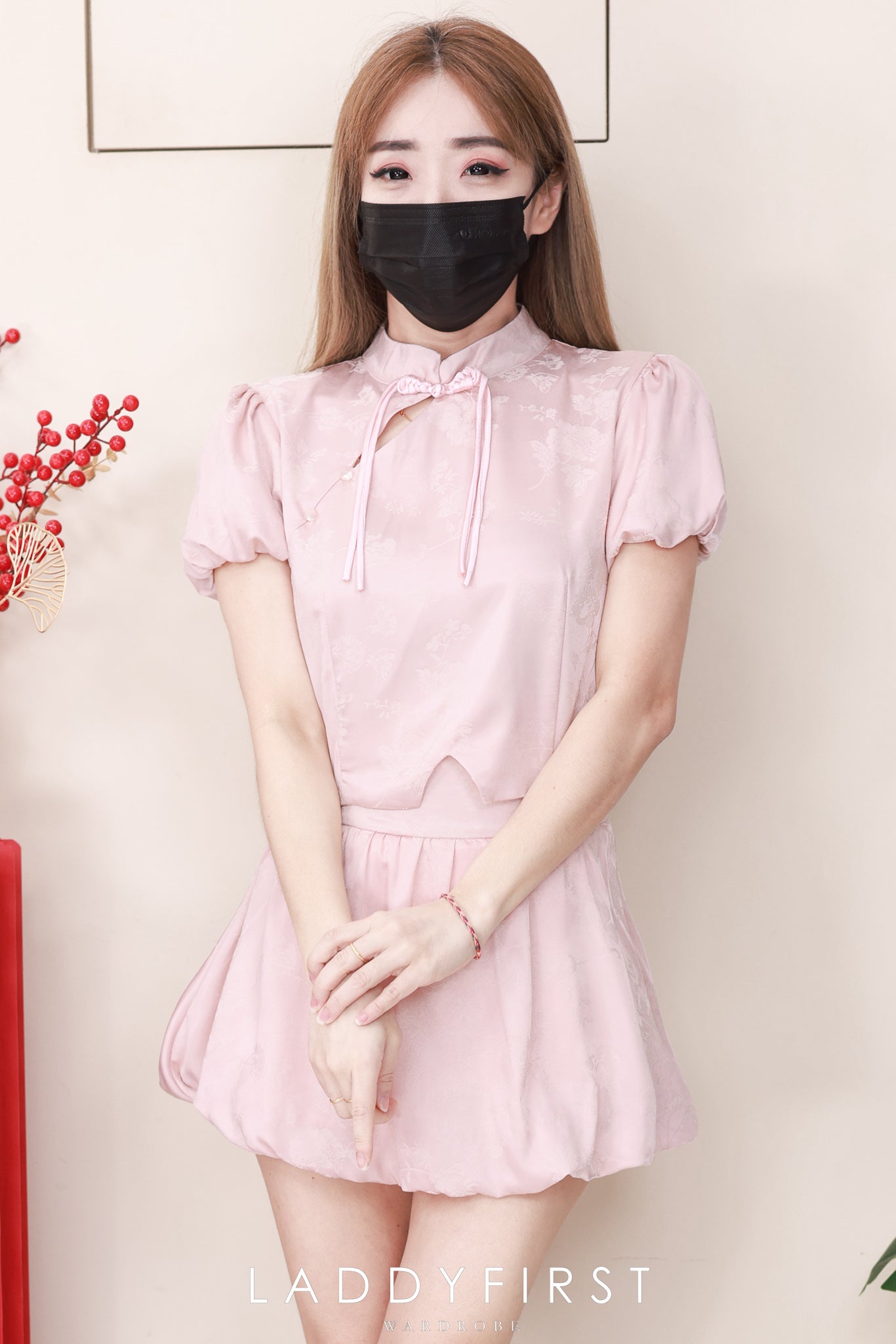 【SS21782 / 19757】高品质两件式滑面缎面新中式花苞旗袍套装 泡泡袖旗袍上衣➕花苞高腰裙子，内层有里布短裤 ❤️❤️