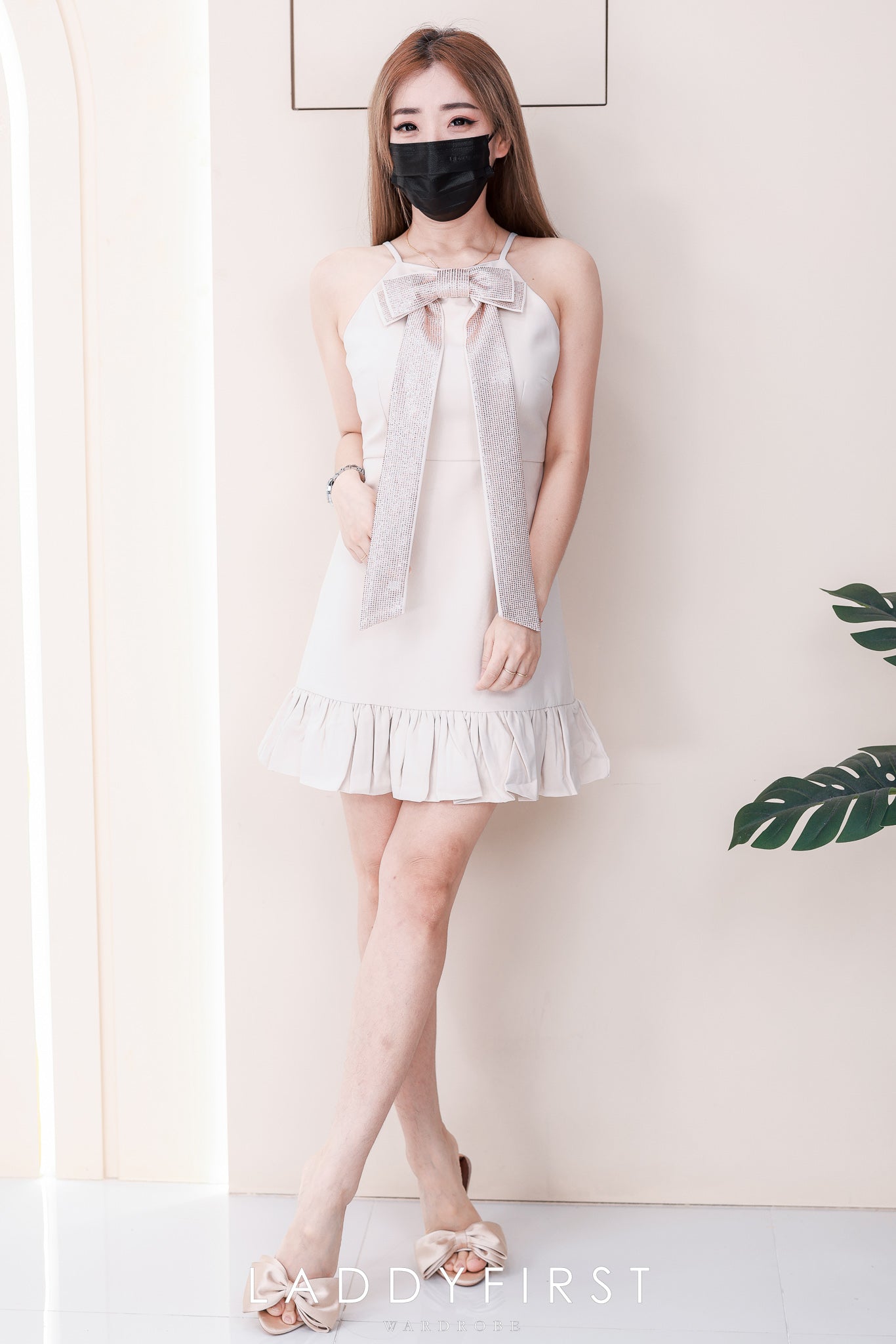 【D52909】高品质高端气质甜美温柔闪亮蝴蝶结无袖肩带连身裙子，内层有里布短裤❤️❤️