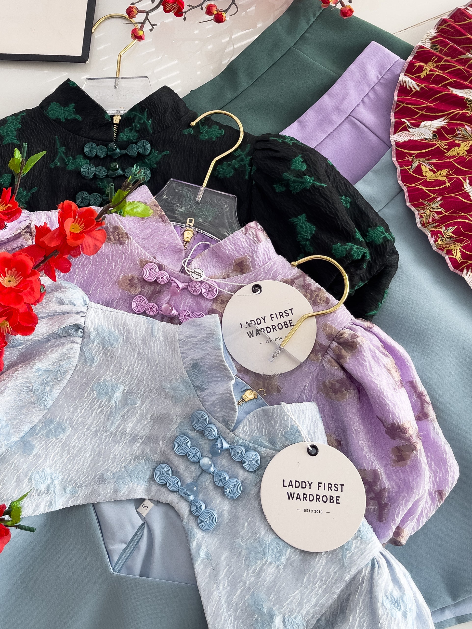 【SS19317】【LFW独家小圆饼】高品质三件套旗袍套装  , 自调肩带内搭➕泡泡袖外塔旗袍 ➕ 西装高腰百搭裤裙 ❤️