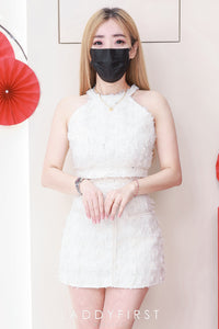 【SS110627】【网站福利款✨】两件式小香风流苏时尚套装 #牛仔弹力面料 挂脖无袖CUT IN小香上衣➕小香风高腰裙子，内层有里布短裤 ❤️❤️ 【C-R2-C4】
