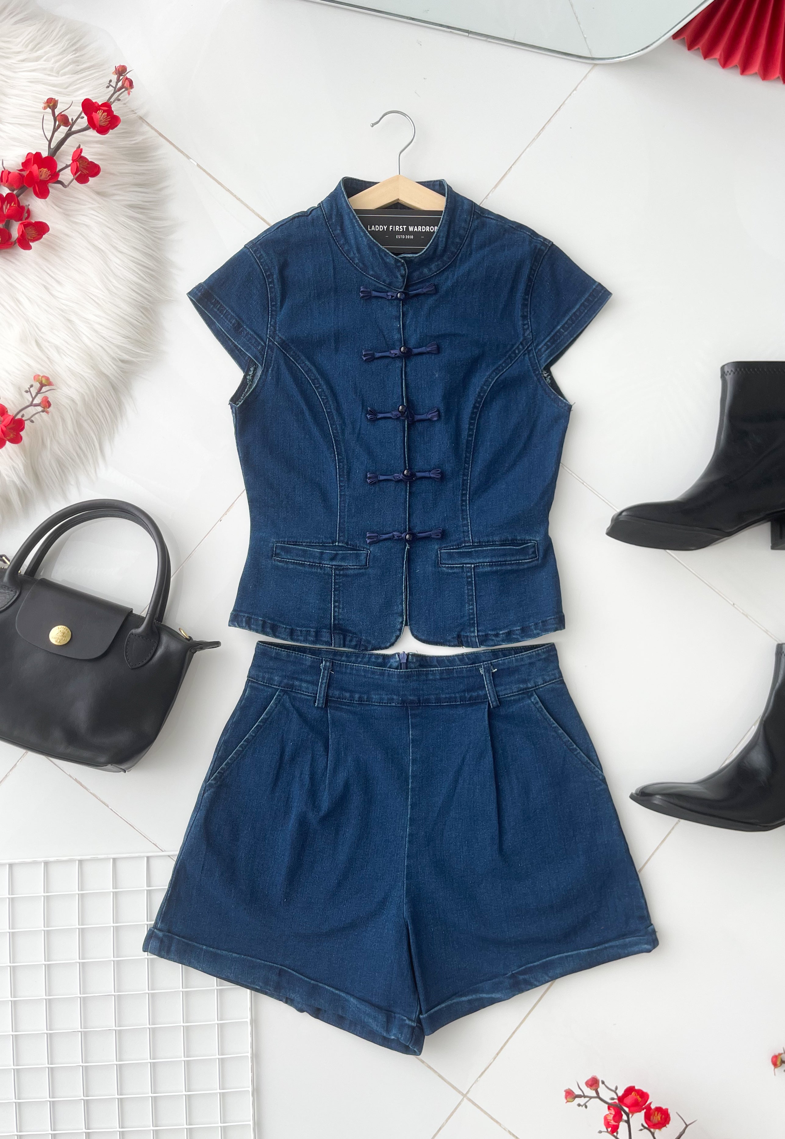 【SS98896】高品质两件式复古新中式牛仔旗袍套装 排盘扣设计出袖旗袍上衣➕牛仔高腰百搭短裤，有口袋 ❤️❤️