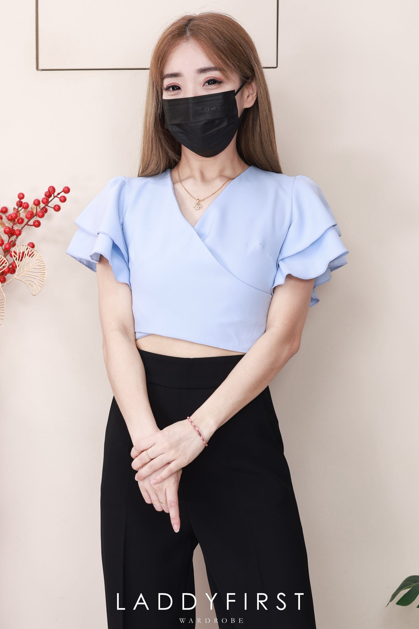 【T520214】高品质交叉V领荷叶袖温柔风时尚上衣 ❤❤