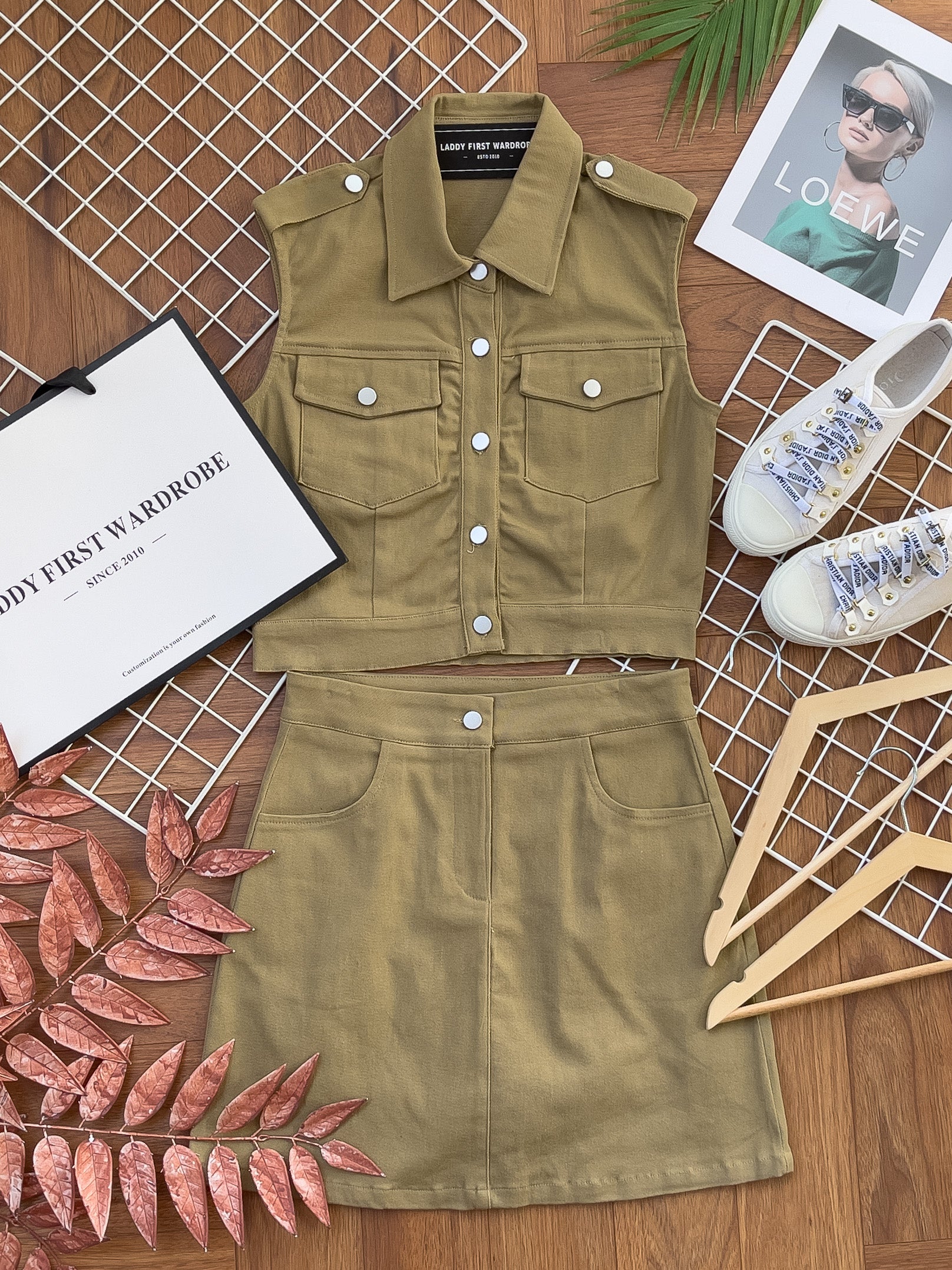【SS14932】两件式牛仔时装套装 翻领无袖马甲上衣➕牛仔高腰裙子，内层有里布短裤