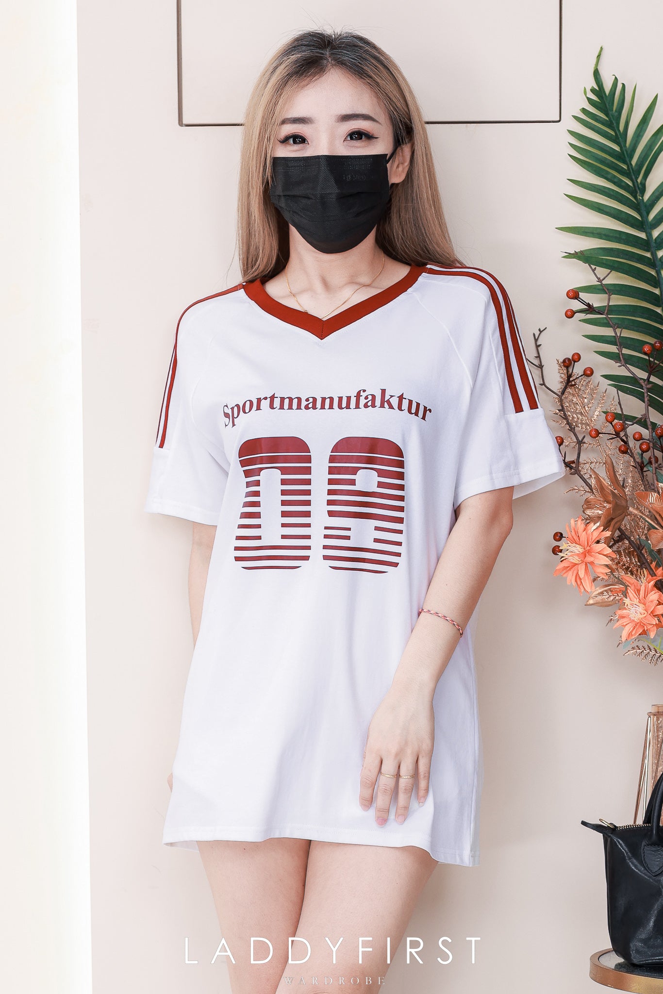 【T14260 / 9062】高品质V领09字母拉线设计纯棉OVERSIZED 上衣 ❤❤ 【B-R2-C4】