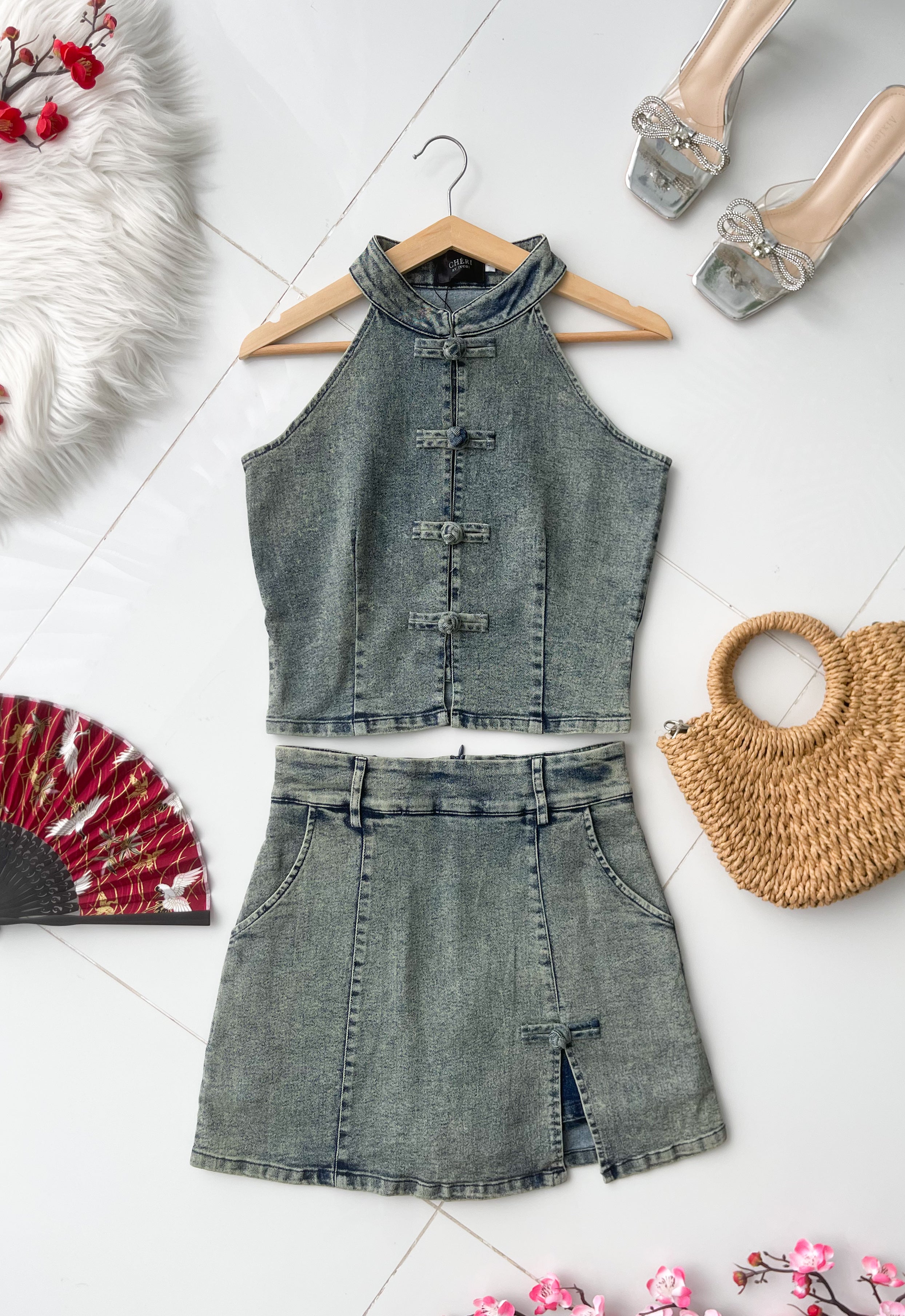 【SS2637】高品质两件式雪花牛仔弹力旗袍套装 CUT IN 无袖旗袍上衣➕高腰牛仔百搭裤裙，有口袋 ❤️❤️