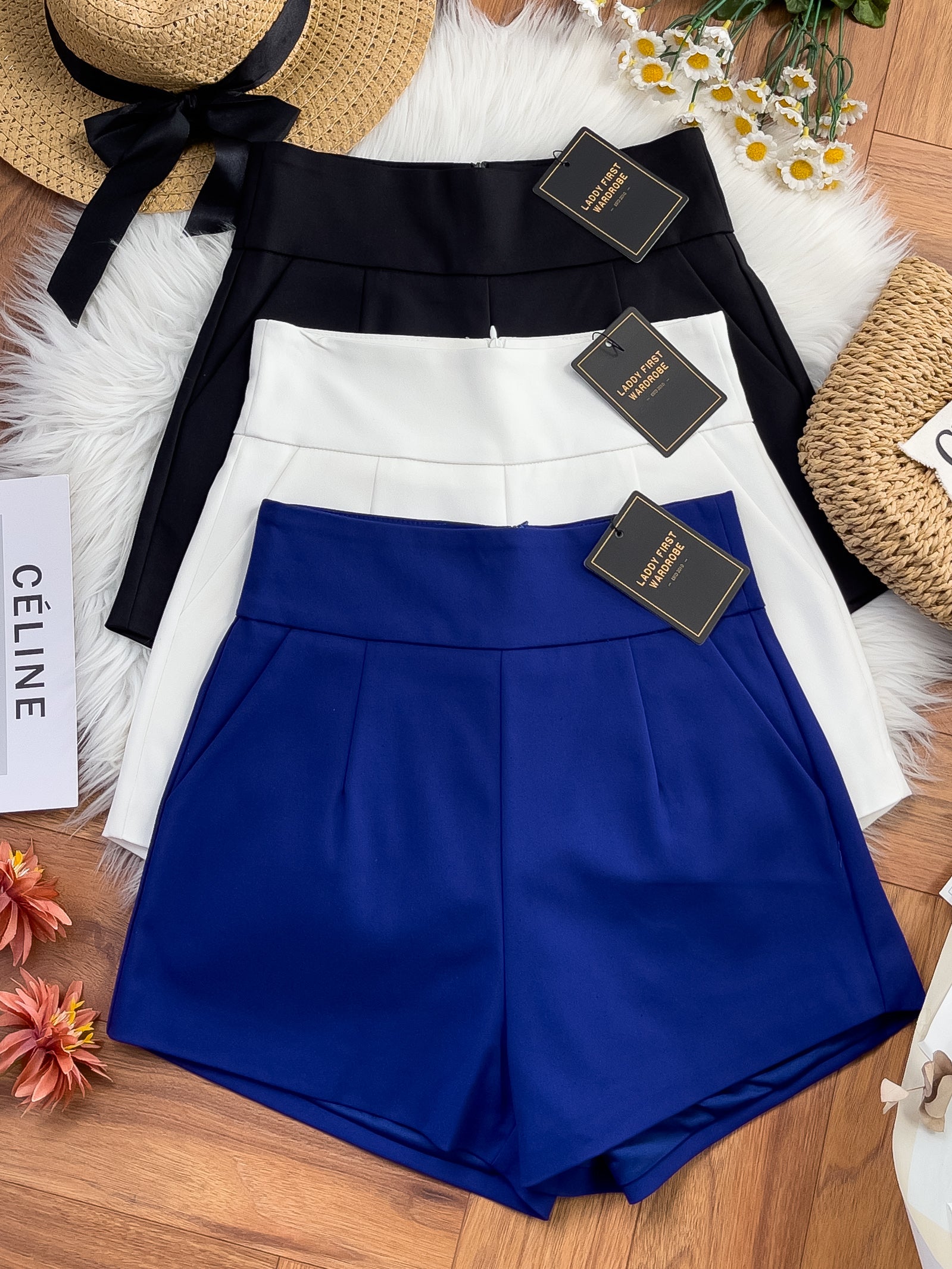 【S3356】 🧧 宠粉福利回馈 🧧 *版型推荐 * LFW独家爆款高品质版型绝美高腰显瘦高腰西装百搭短裤，有口袋 #内层有里布 #百搭必备 🔥🔥 【C-R3-C3】