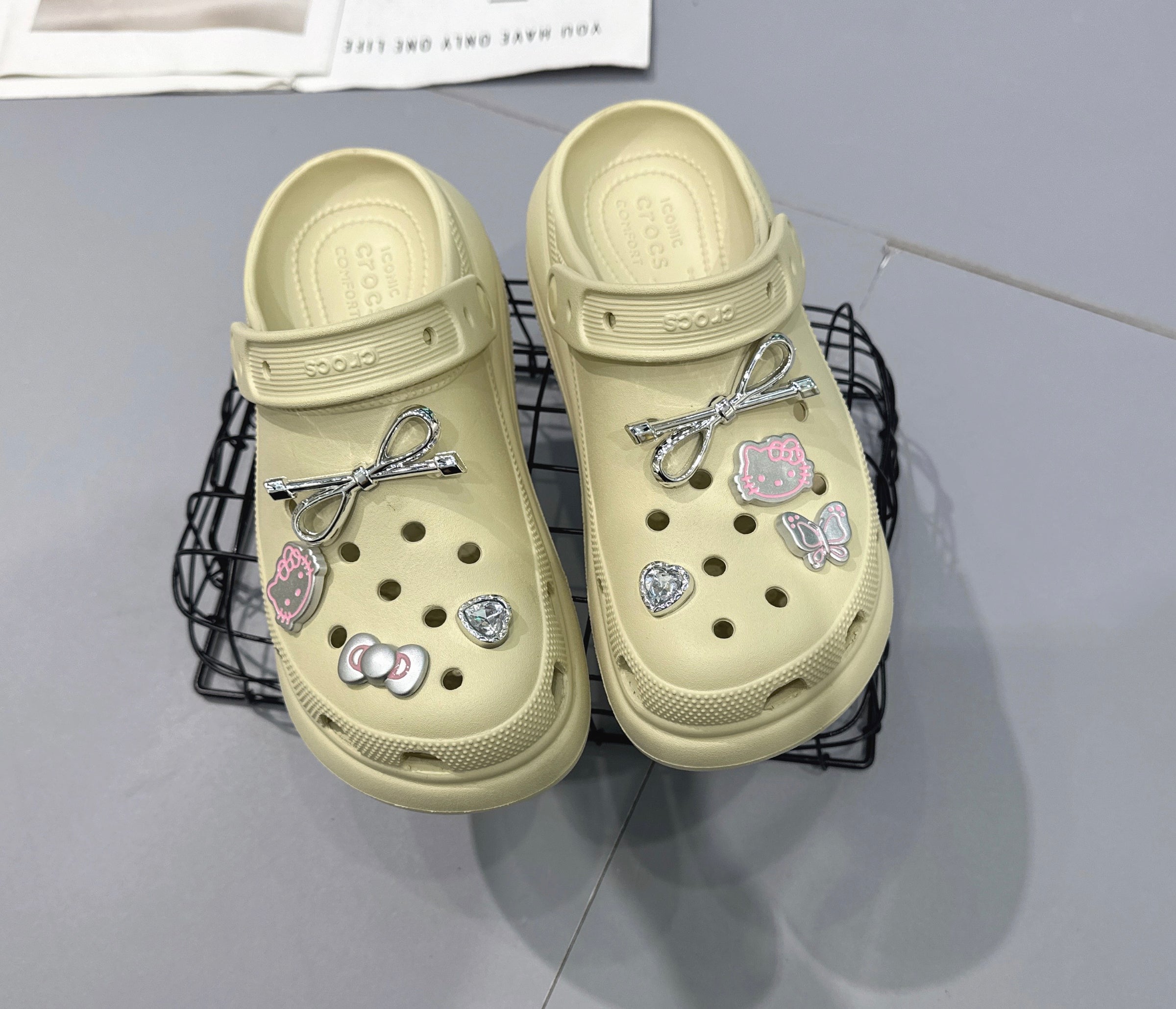 【R7400】✨现货✨ 高品质增高加厚卡通女孩洞洞鞋 ❤️