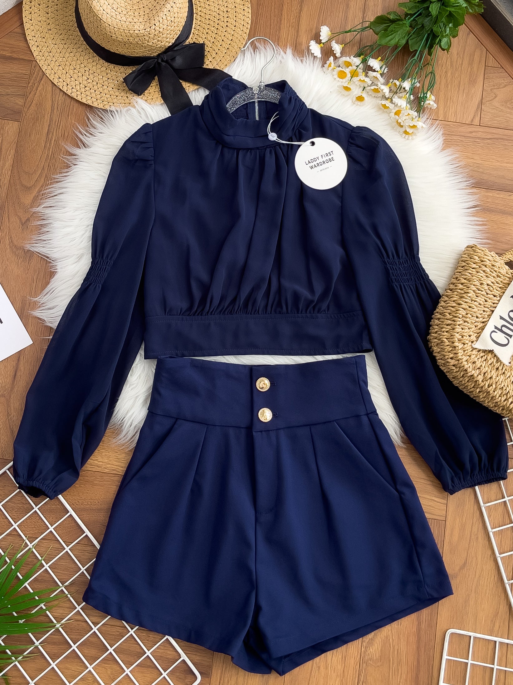【SS3451】【LFW独家小圆饼】高品质两件式简约时尚套装 透视雪纺长袖上衣➕西装高腰显瘦百搭短裤，有口袋 ❤️❤️【C-R3-C4】