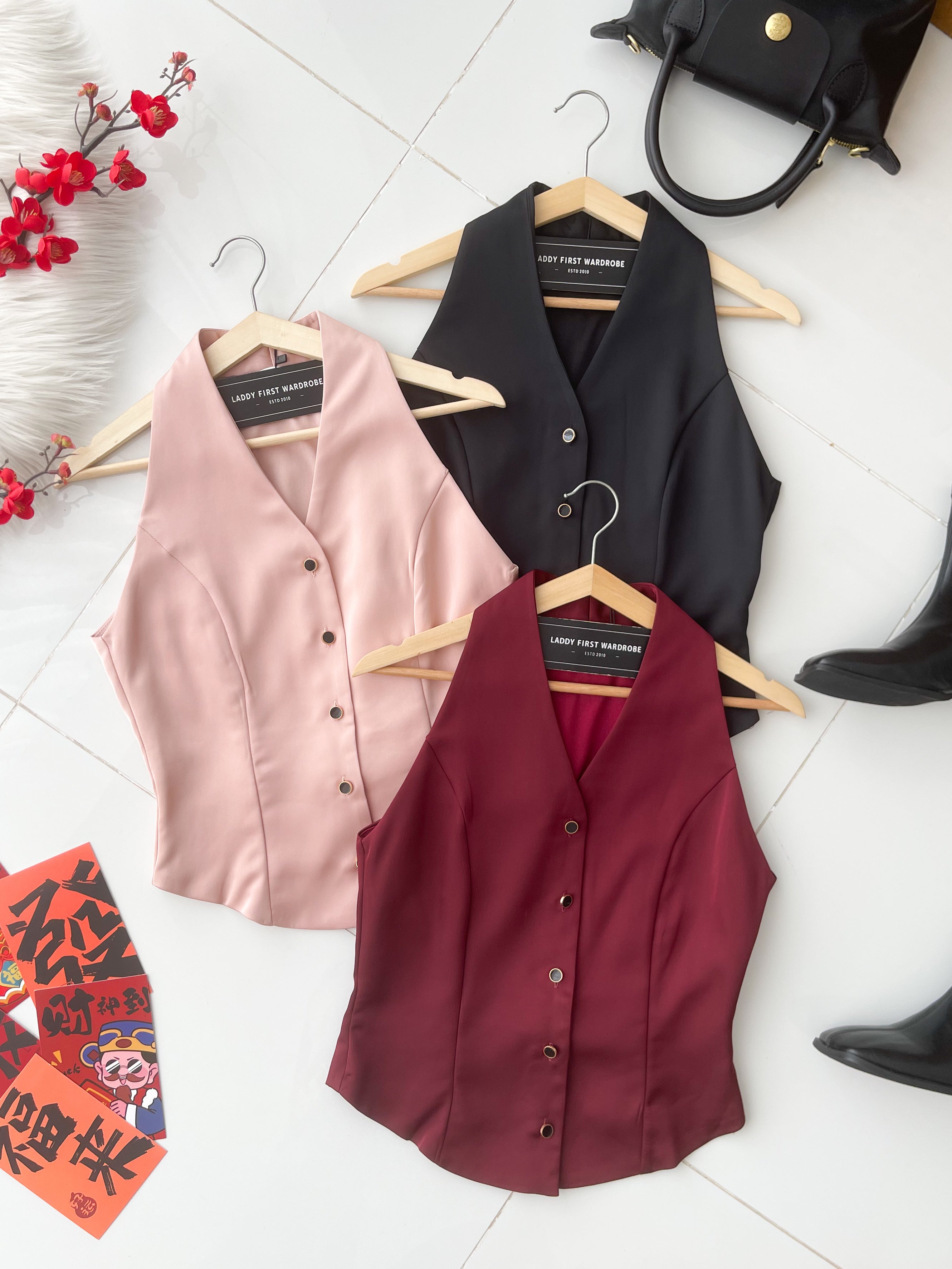 【T2799】高品质御姐风肖肩露锁骨马甲式缎面气质上衣 ❤❤