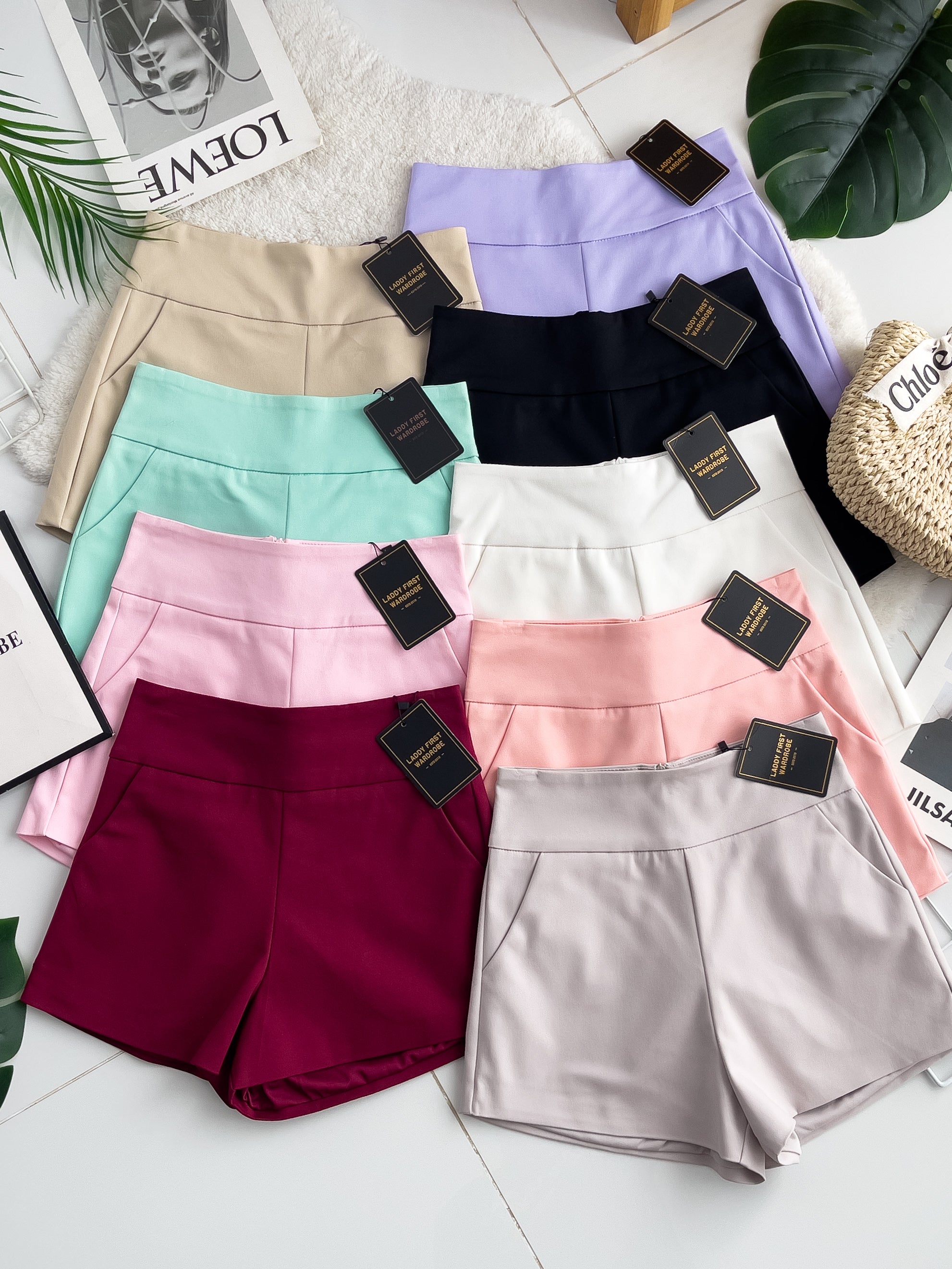 【S6644】【网站福利款✨】独家爆款【万能妹妹】高品质万能西装高腰休闲简约百搭短裤，后中隐形拉链，有口袋，内层加里布 #百搭必备 🔥🔥 【D-R1-C1】