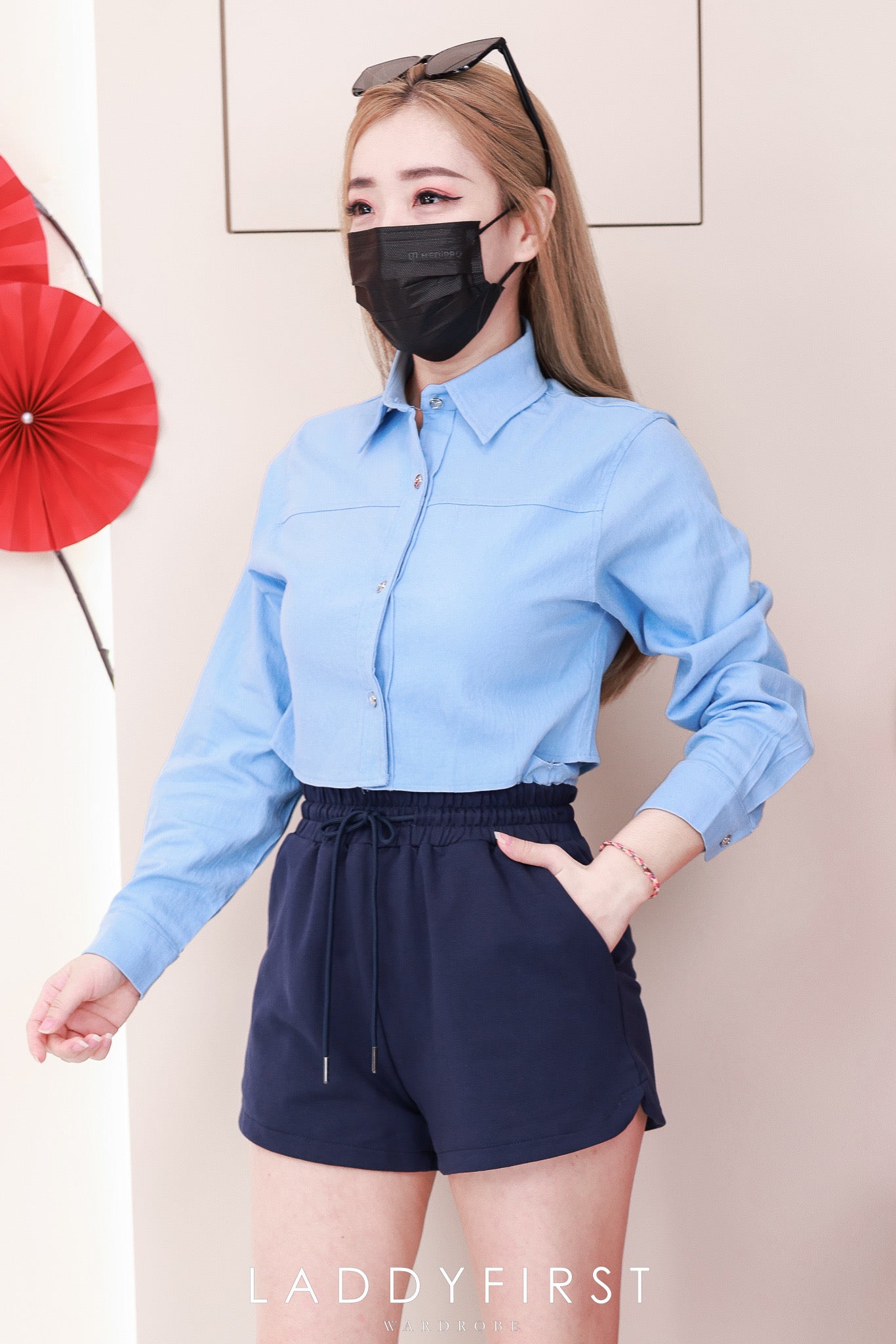 【SS3456】LFW独家小圆饼高品质两件式韩版简约时尚套装 翻领长袖宽松短版牛仔外套➕卫衣棉棉松紧腰休闲百搭短裤，有口袋 ❤️❤️