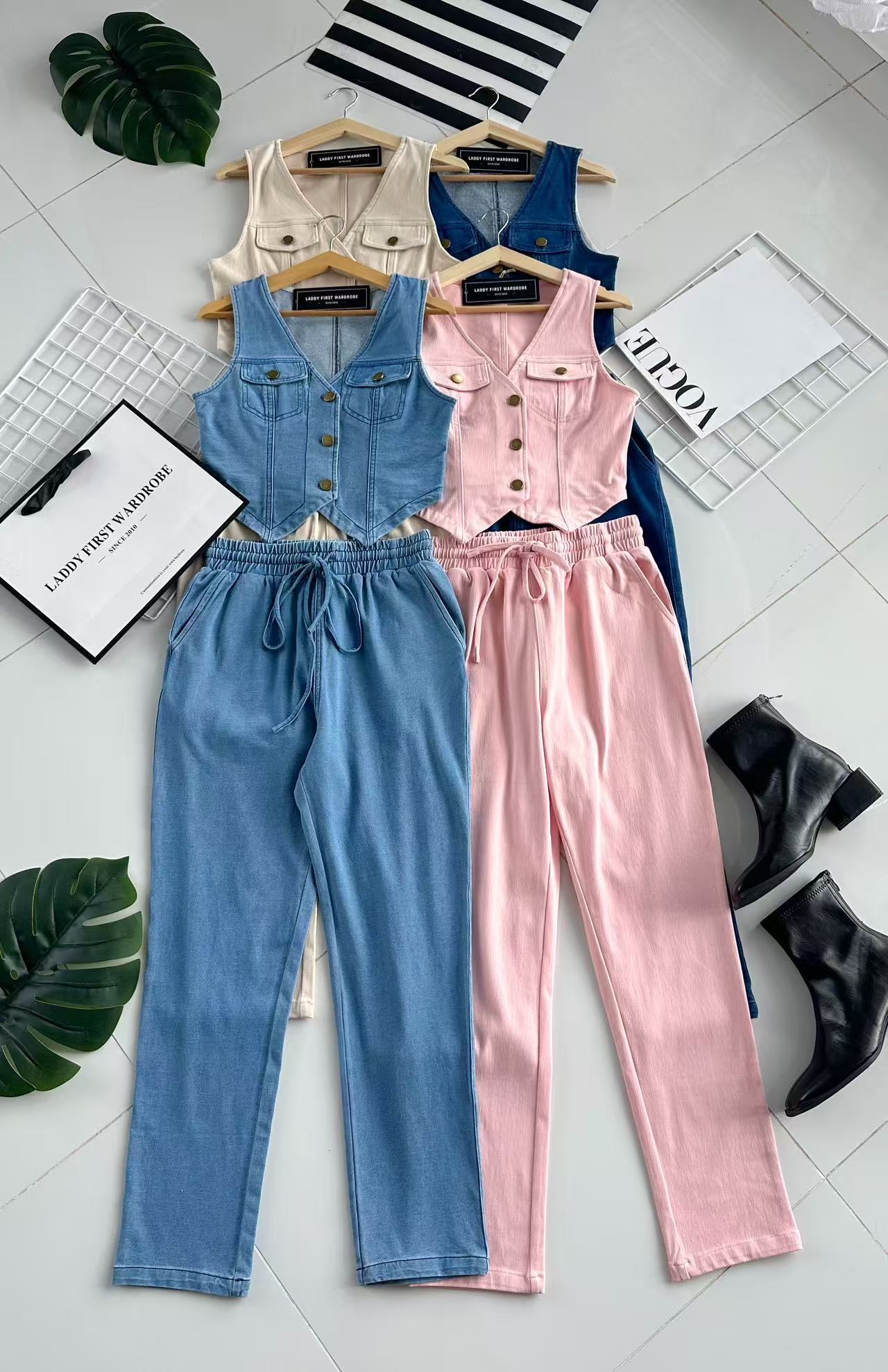 【SS41137】高品质两件式韩版马甲式COTTON JEANS牛仔套装  马甲式牛仔上衣/外套➕牛仔松紧腰高腰百搭长裤，有口袋 ❤️❤️