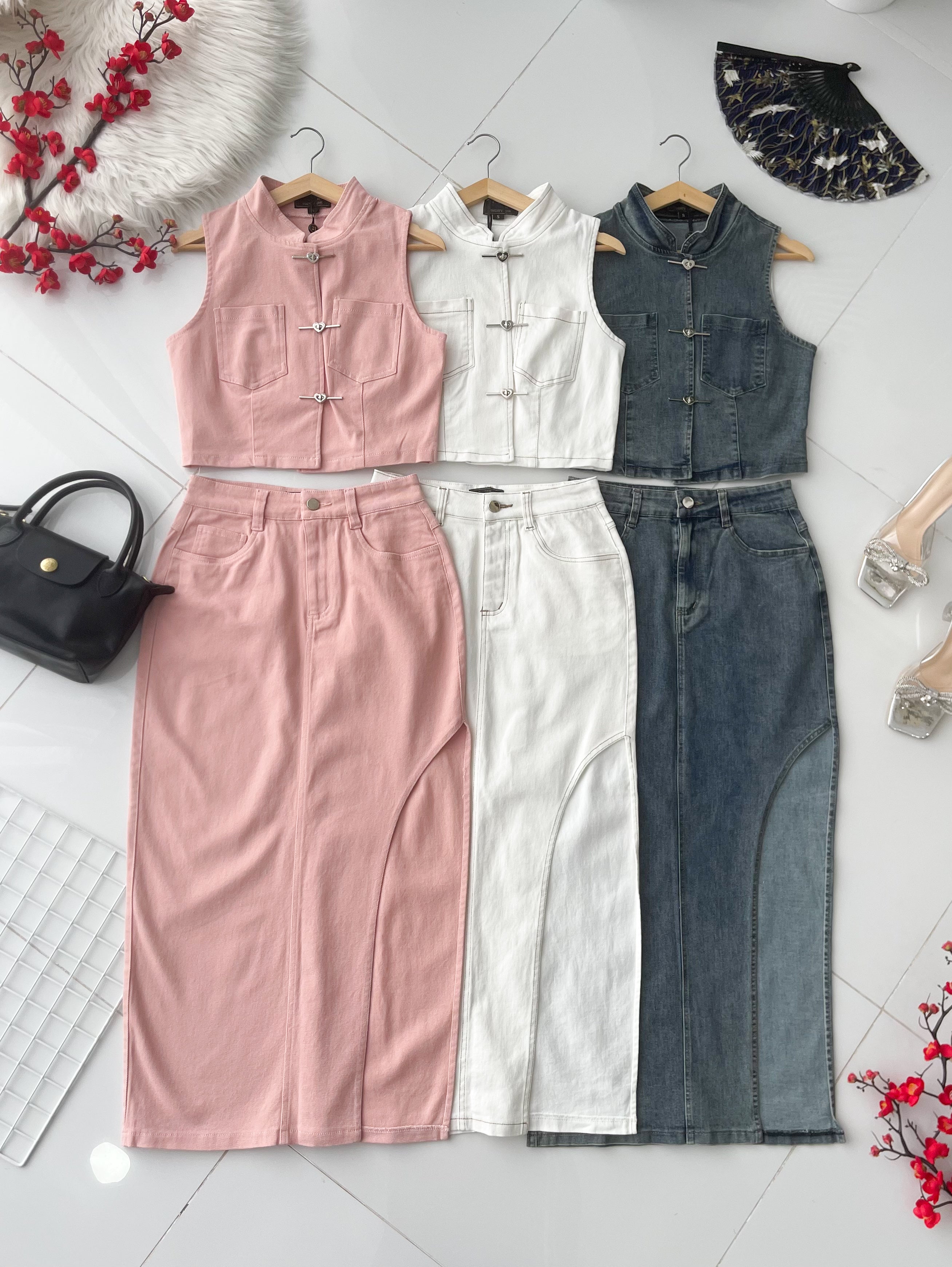 【SS21210】高品质两件式马甲式牛仔旗袍套装 马甲式牛仔旗袍上衣➕侧边露单腿开叉设计牛仔高腰裙子，有口袋❤️❤️