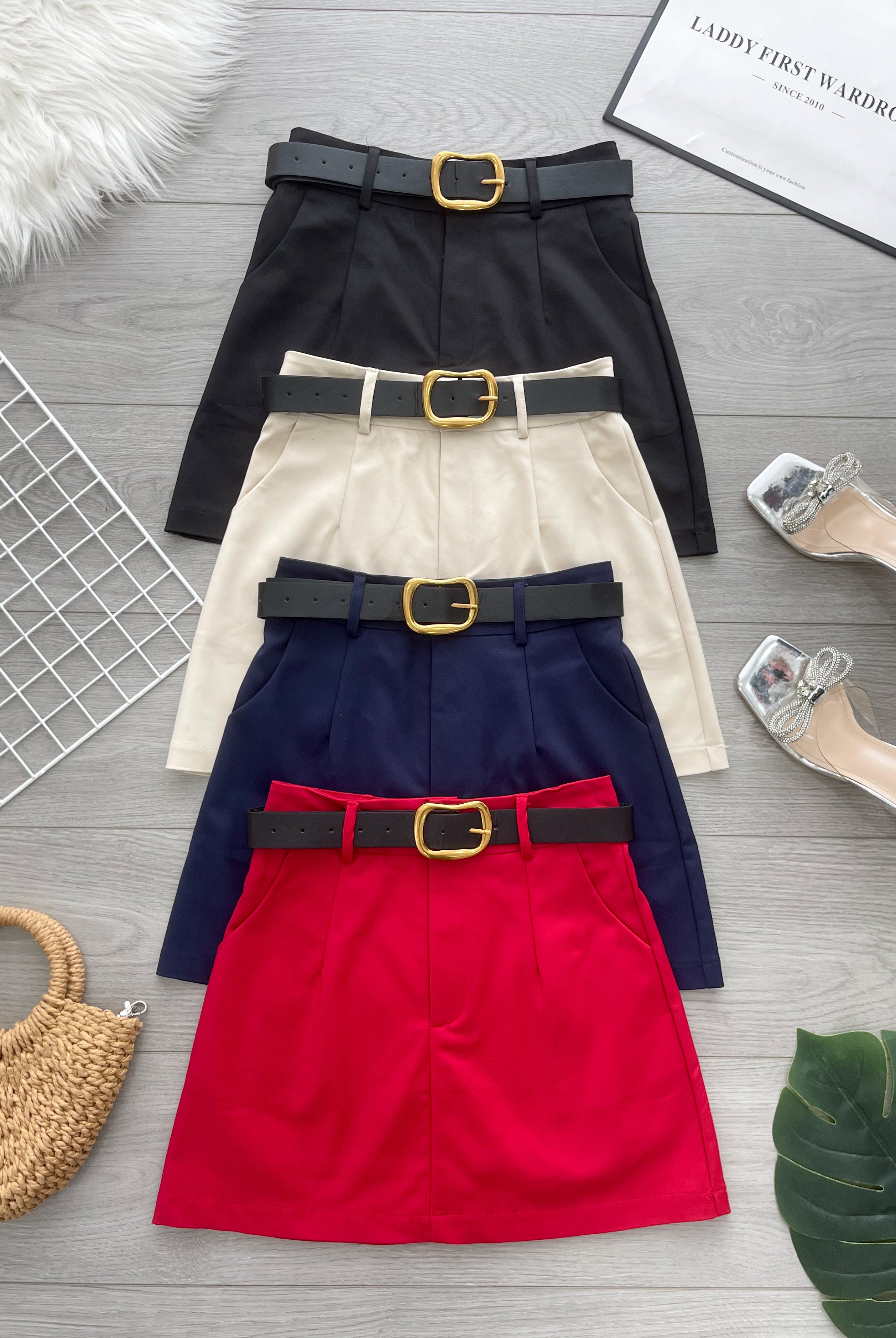 【S82794】高品质显腰显瘦简约西装A字高腰百搭裙子，内层有里布短裤，配送腰带有口袋 ❤️❤️