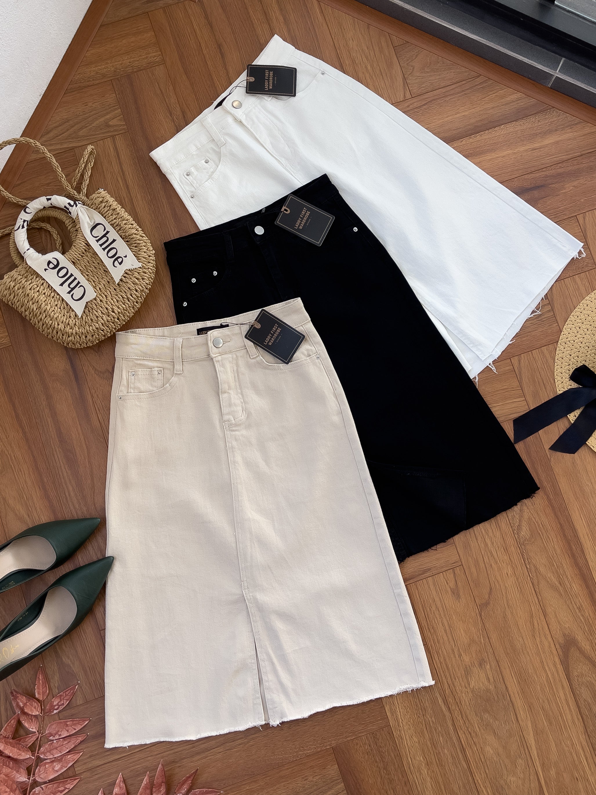 【L765】高品质COTTON JEANS牛仔弹力韩版七分高腰开叉裙子，有口袋 ❤️❤️