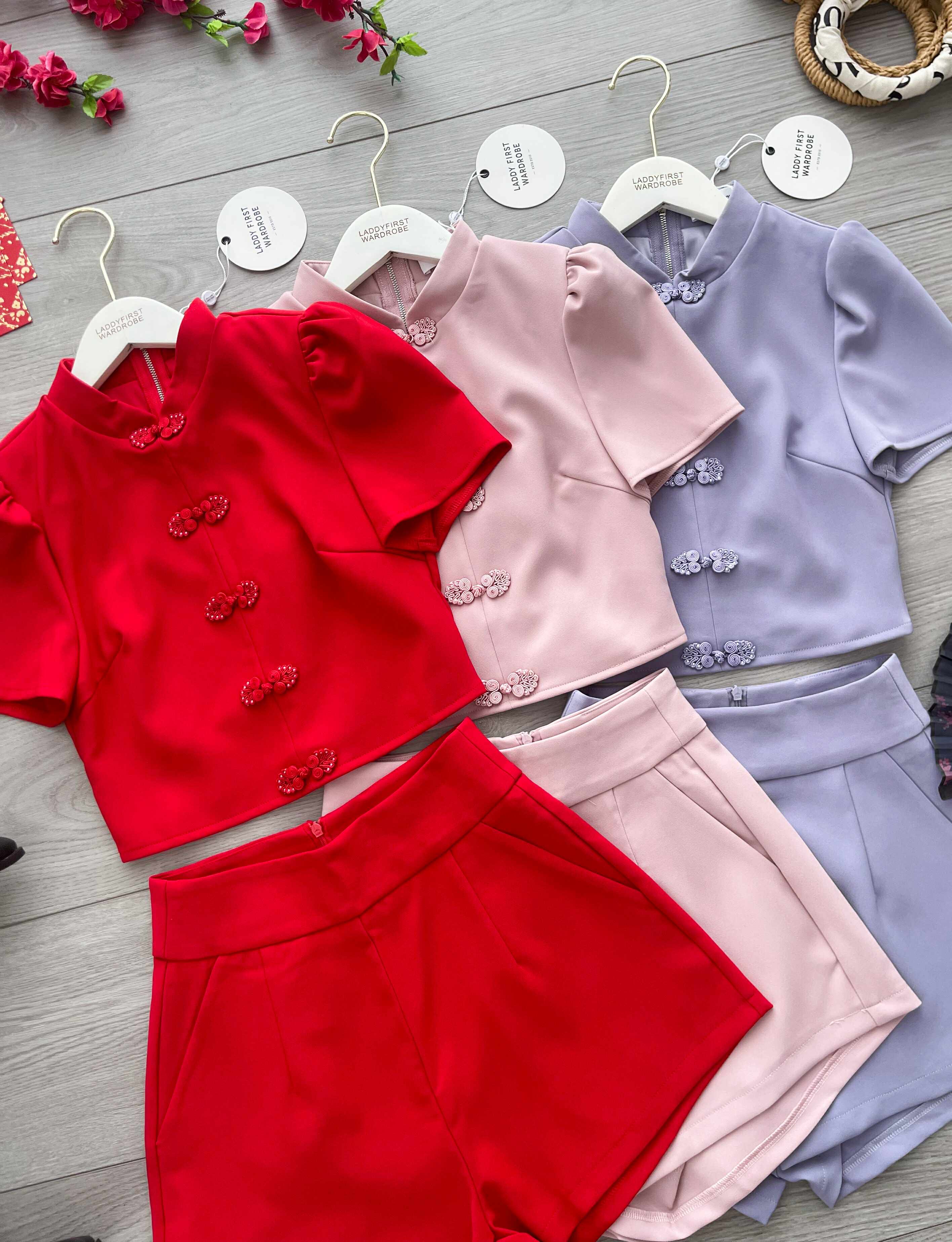 【SS3504】【LFW独家小圆饼】高品质两件式简约时尚西装四面弹唐装旗袍套装 立领盘扣短袖旗袍上衣➕西装高腰百搭短裤，有口袋 ❤️❤️