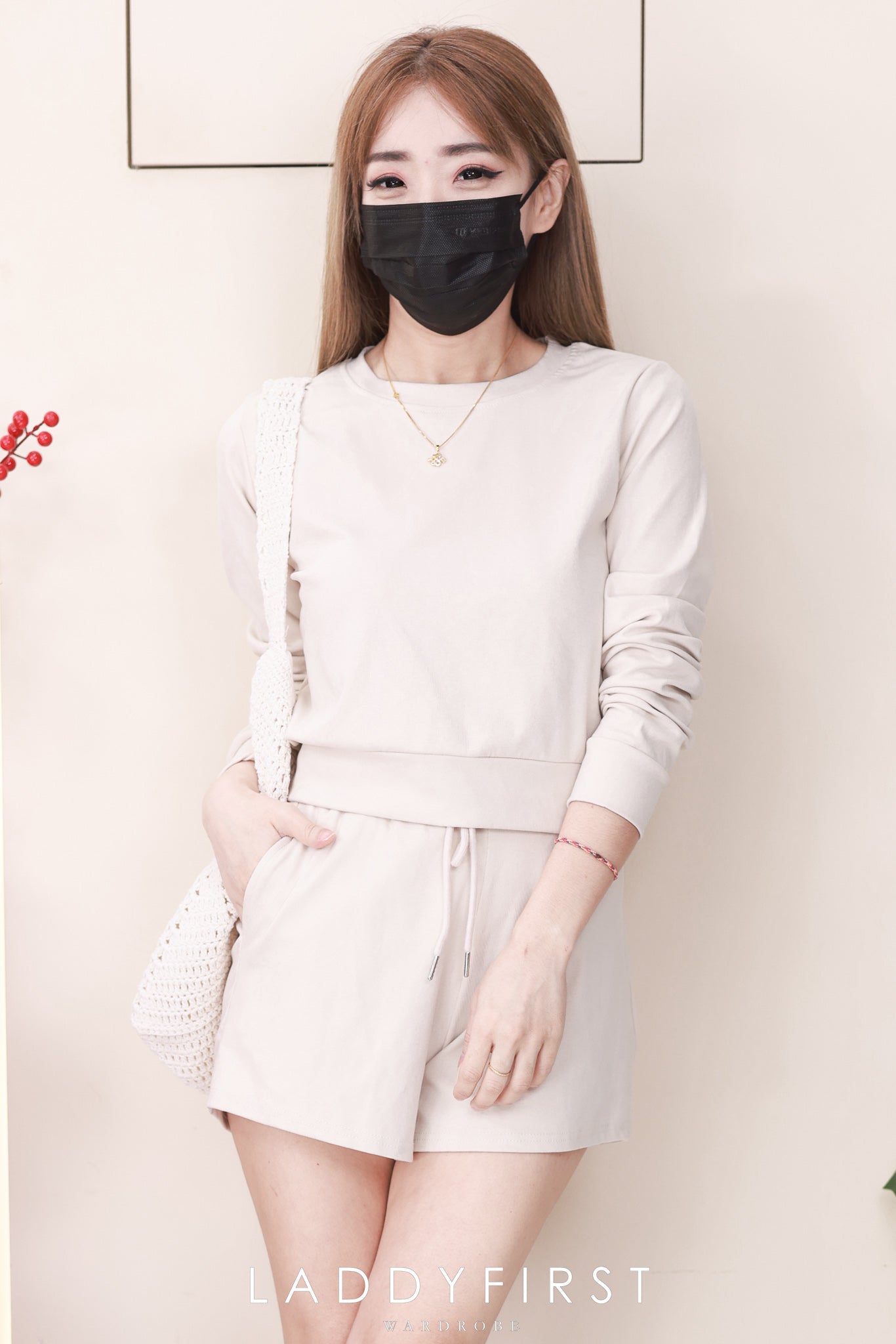 【SS823740】高品质两件式纯棉简约休闲百搭套装 宽松版休闲百搭长袖上衣➕松紧腰弹力休闲短裤，有口袋 ❤️❤️【B-R1-C4】