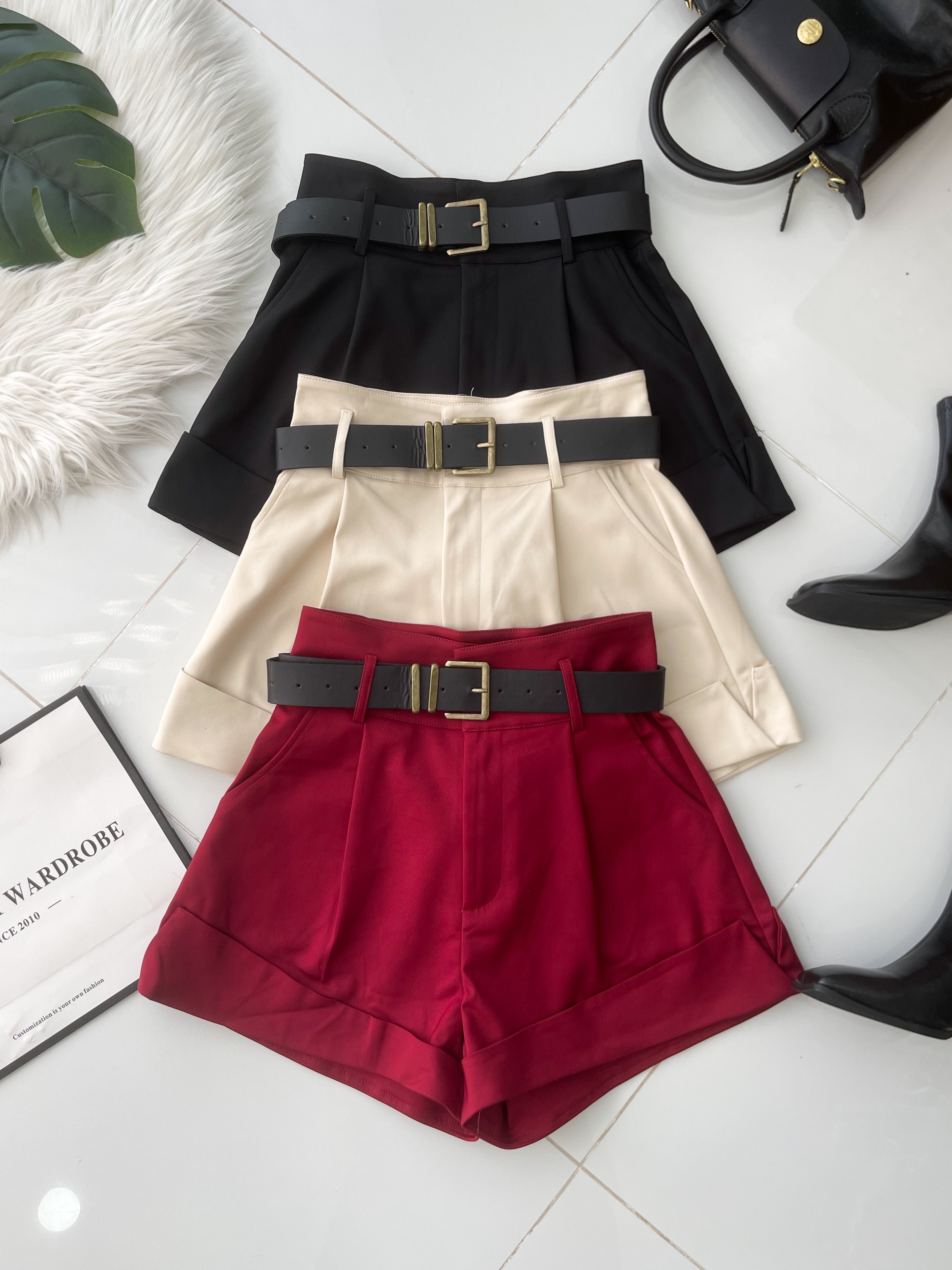 【S1919】高品质简约时尚厚实西装高腰显瘦百搭短裤，附送腰带，有口袋 ❤️❤️
