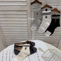 【P7266】✨现货✨高颜值INS风熊熊🐻线条拉边袜子 🧦【XB03-B65】