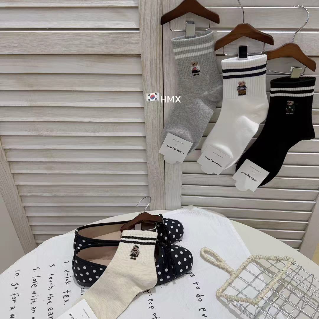 【P7266】✨现货✨高颜值INS风熊熊🐻线条拉边袜子 🧦【XB03-B65】