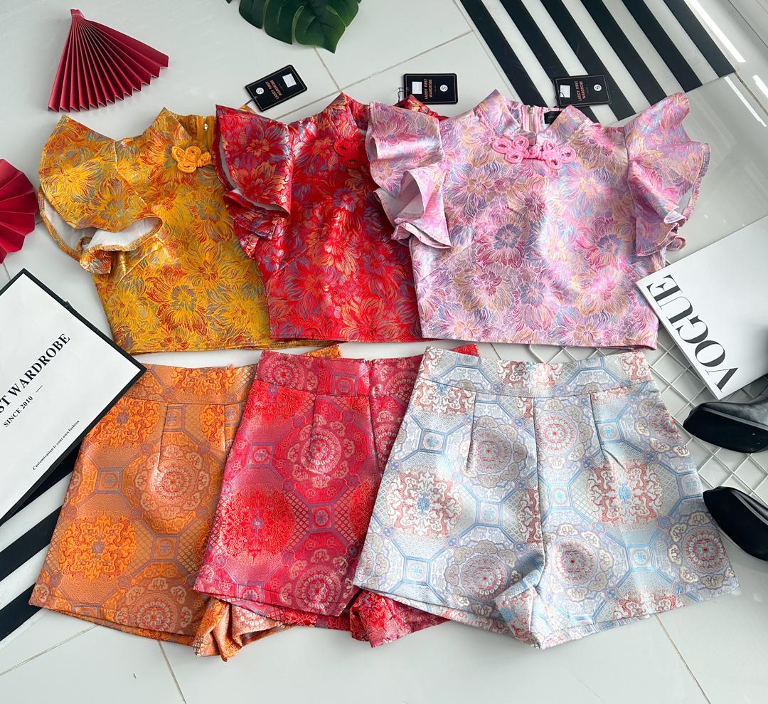 【SS8235511】【网站福利款✨】独家爆款高品质两件式减龄洋气时尚新中式国风提花旗袍套装 盘扣荷叶袖提花上衣➕提花高腰短裤 ❤️❤️