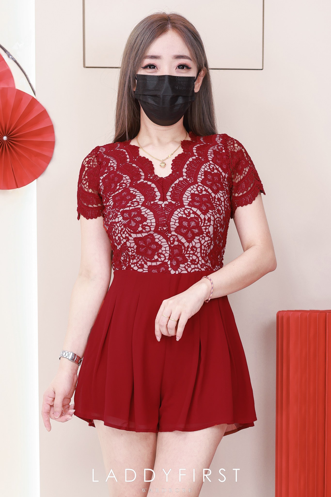 【D8229621】【LFW独家小圆饼】高品质V领水溶蕾丝拼接雪纺连身短裤，内层有里布短裤 ❤️❤️