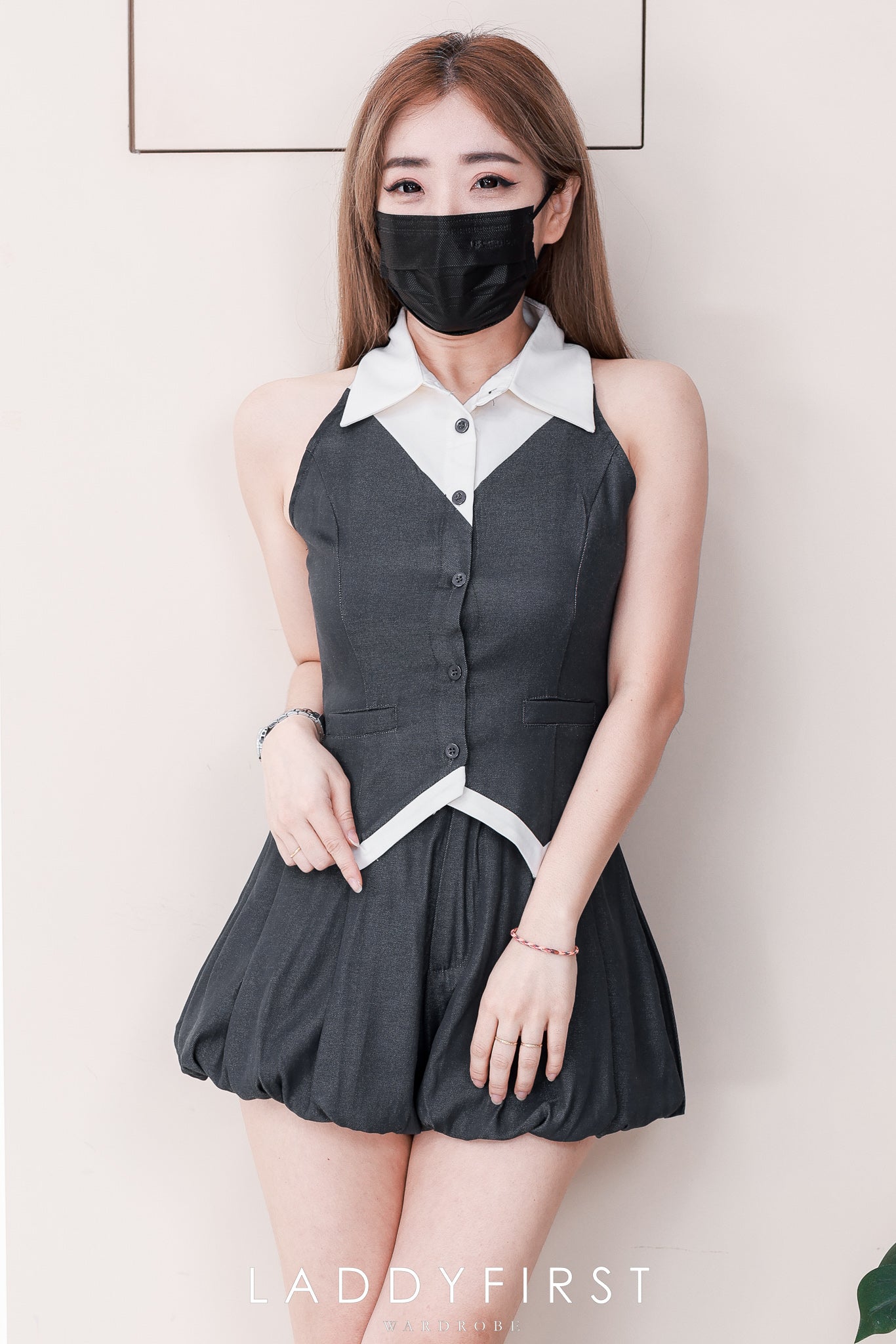 【SS21673 / 37467】【补厂家现货⚡⚡】两件式韩风马甲式时尚套装套装 翻领马甲式上衣➕花苞高腰百搭短裤，有口袋 ❤️❤️