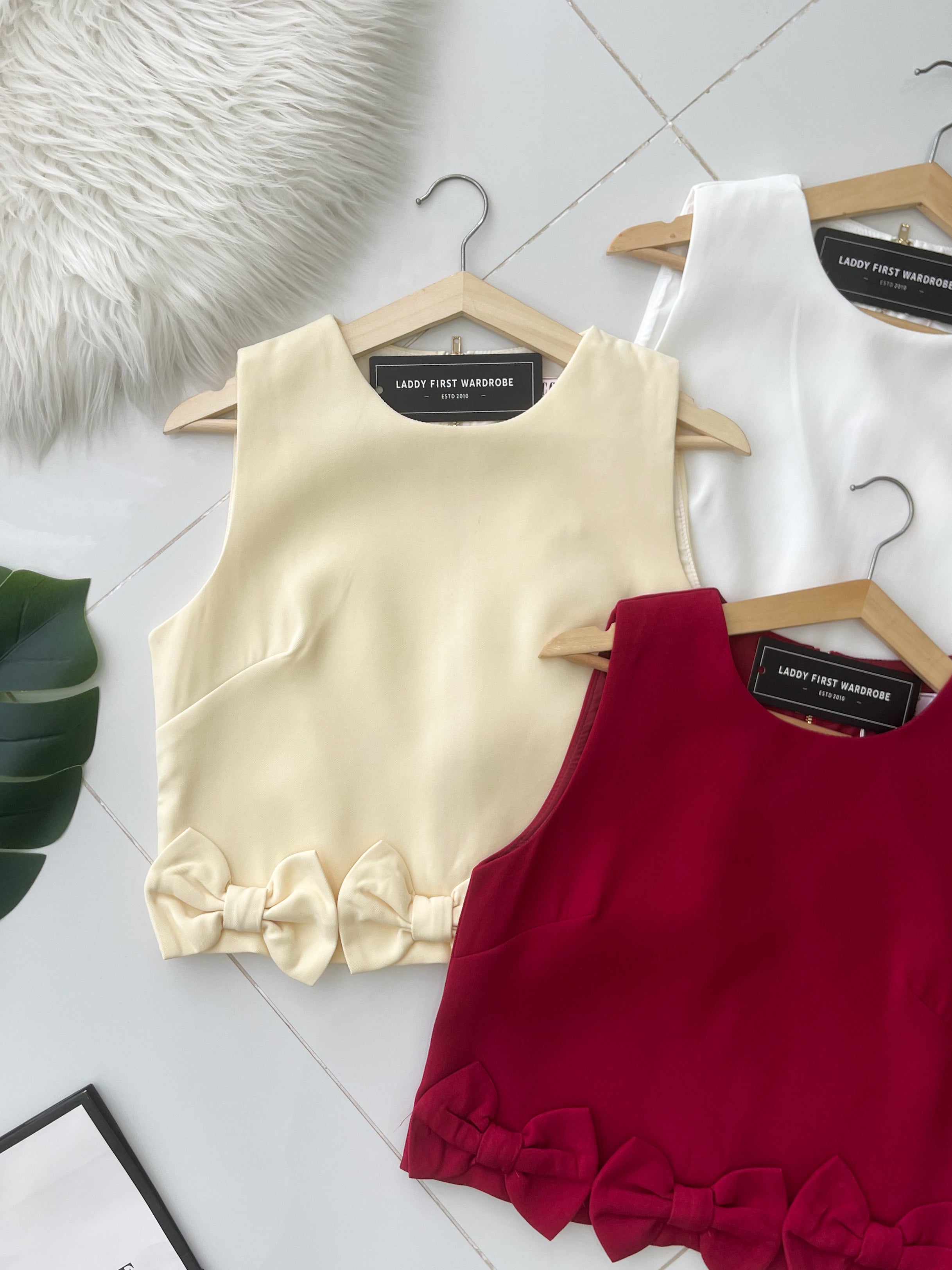 【T8238181】【补厂家现货⚡️⚡️】高品质甜美温柔款立体蝴蝶结无袖上衣 ❤❤