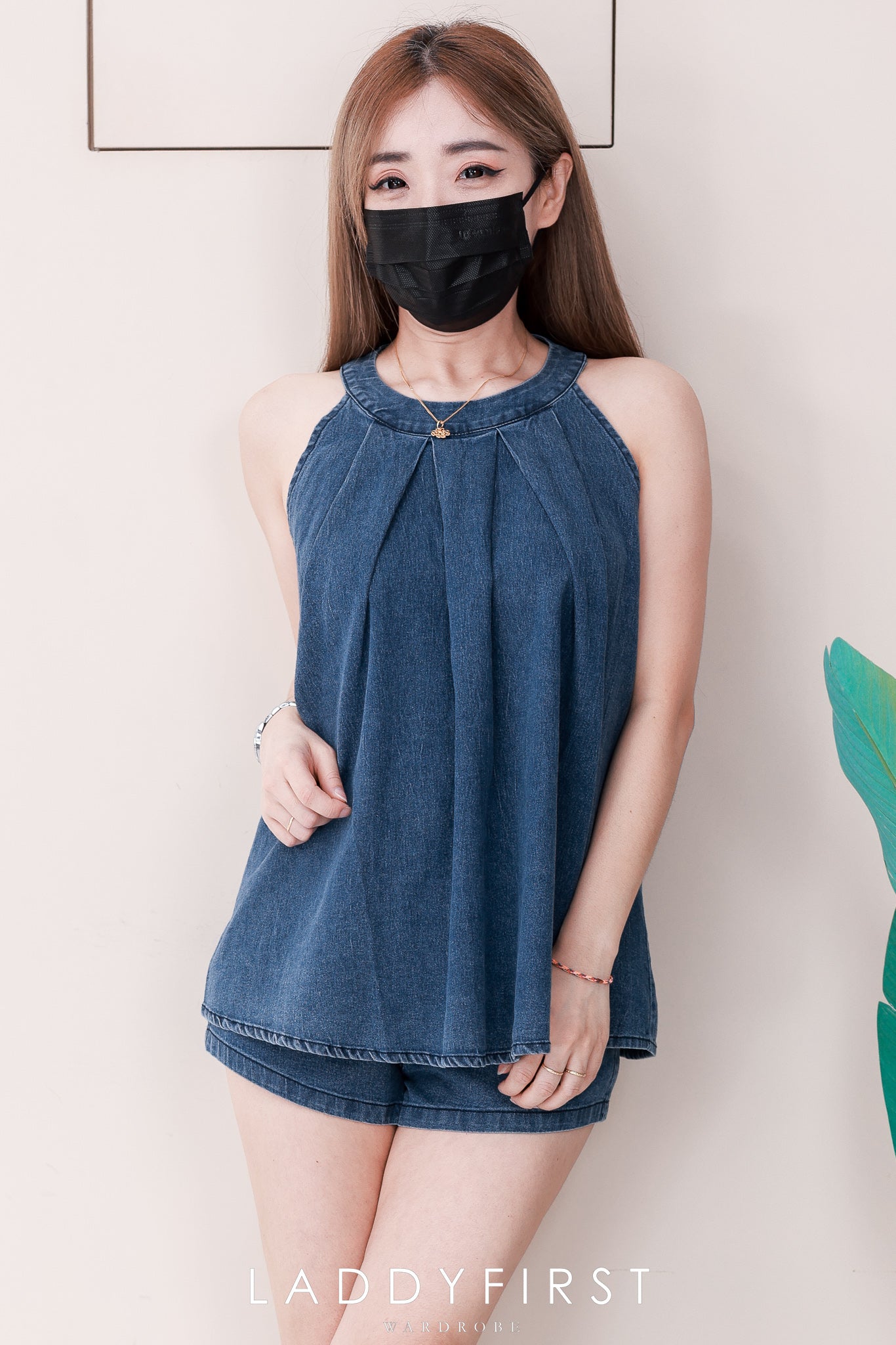 【SS121565】【补厂家现货⚡⚡】高品质两件式韩系简约休闲牛仔套装 宽松无袖牛仔上衣➕松紧腰高腰百搭短裤，有口袋 ❤️❤️