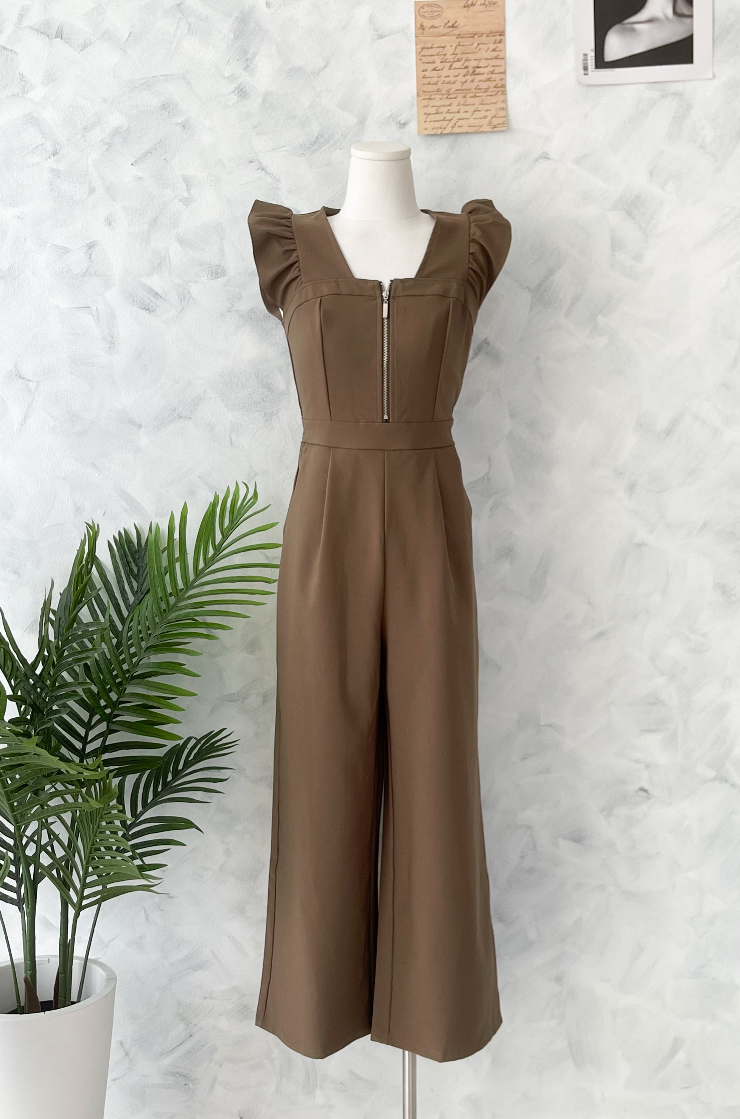 【D22580】高品质无袖荷叶边简约款西装连身长裤，有口袋 ❤❤【B-RU】