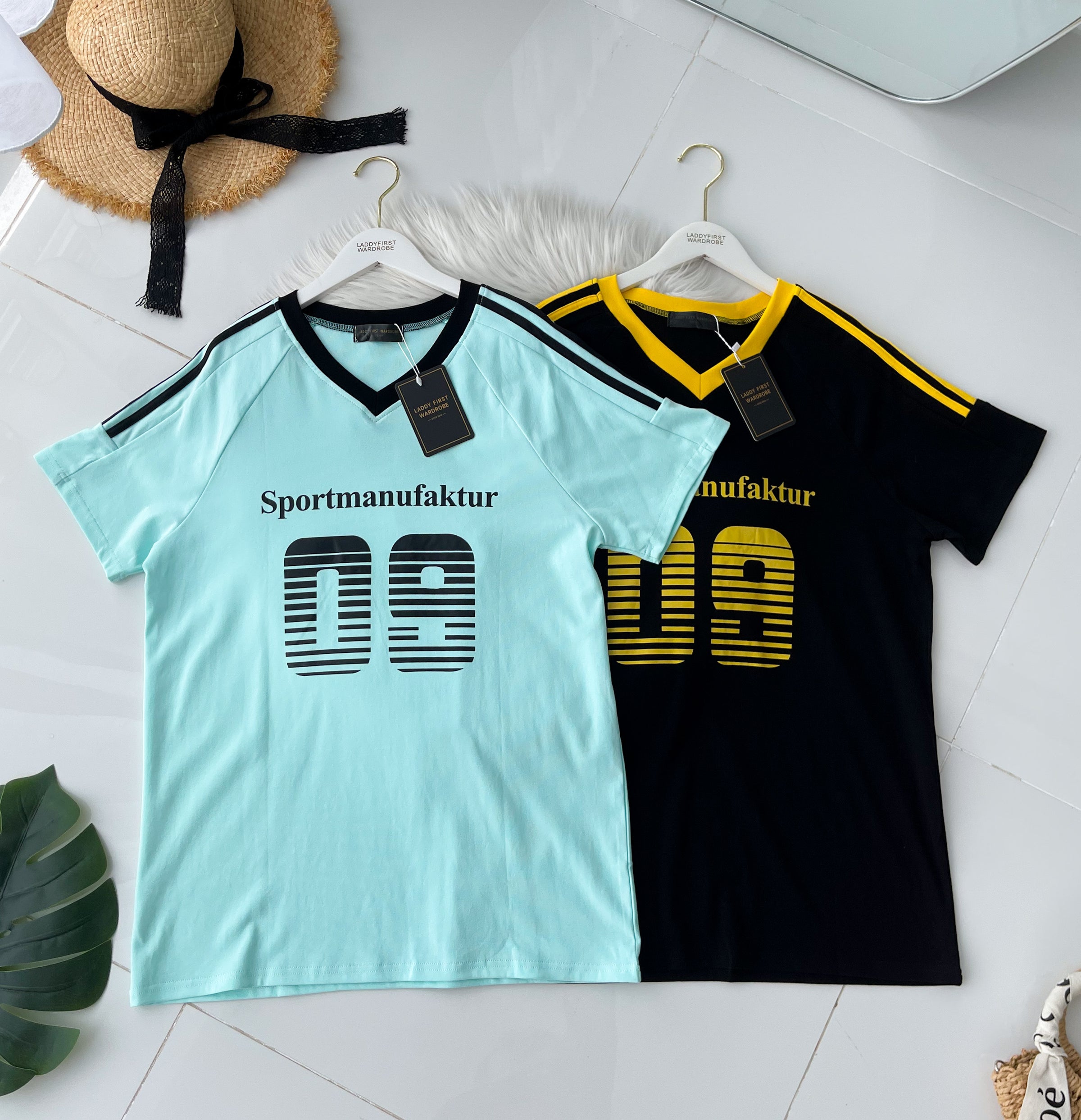 【T14260 / 9062】高品质V领09字母拉线设计纯棉OVERSIZED 上衣 ❤❤ 【B-R2-C4】