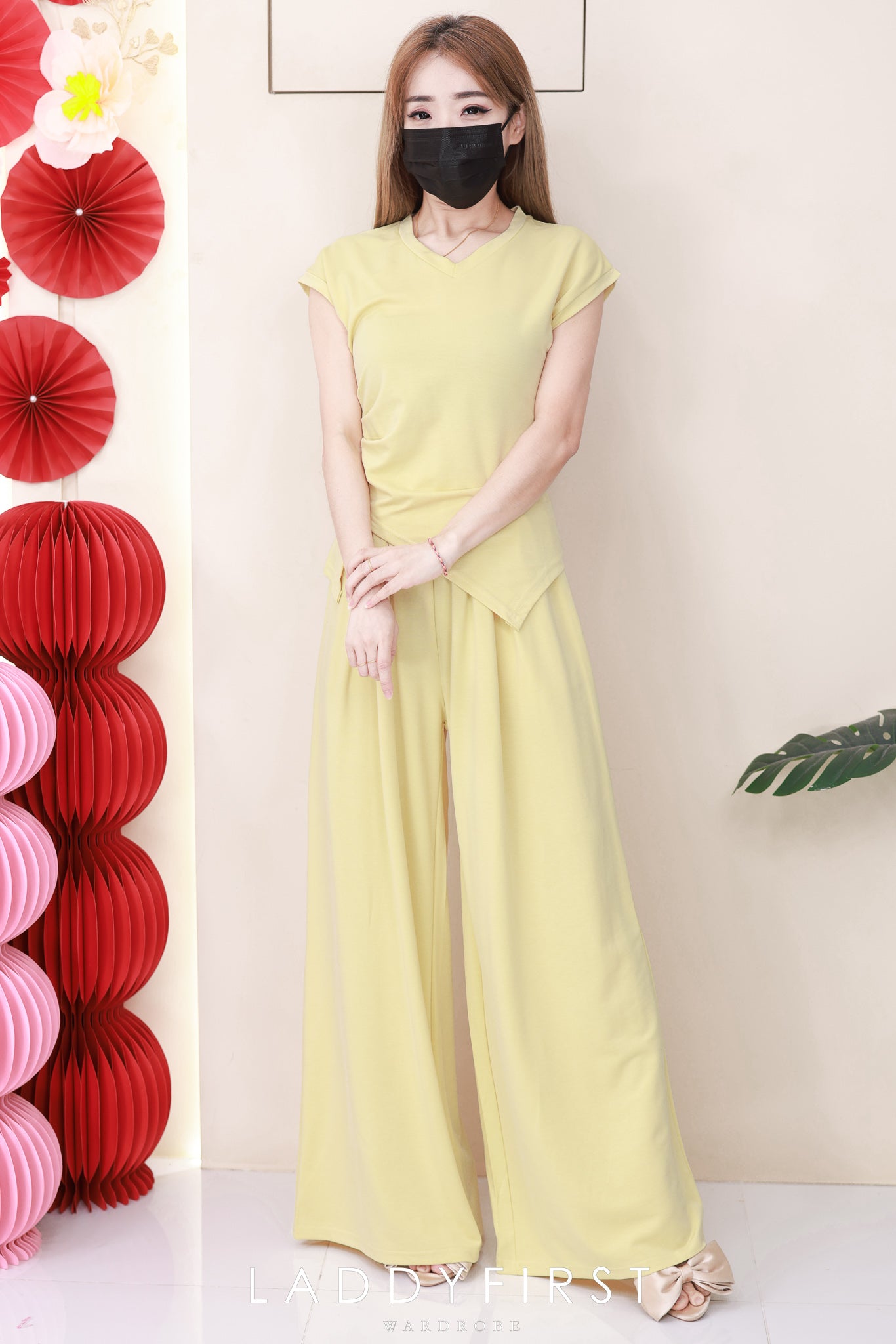 【SS9869】高品质两件式韩式轻奢简约套装 V领修身版型纯棉百搭上衣➕松紧腰弹力阔脚高腰百搭长裤，有口袋 ❤️❤️