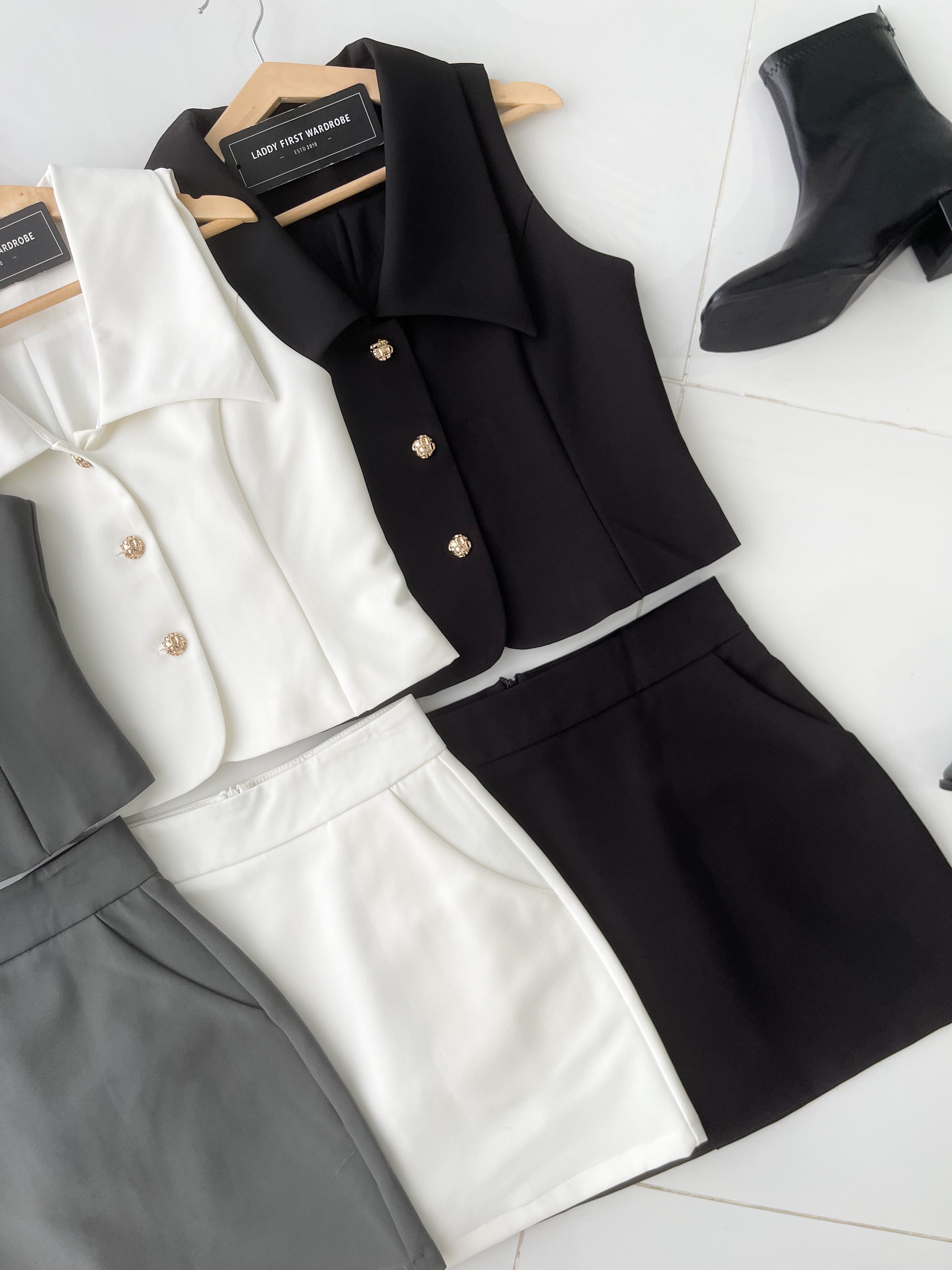 【SS81197】高品质两件式韩式时尚西装时装套装 翻领无袖上衣➕前后A字西装高腰百搭裙子，内层有里布短裤，有口袋 ❤️❤️