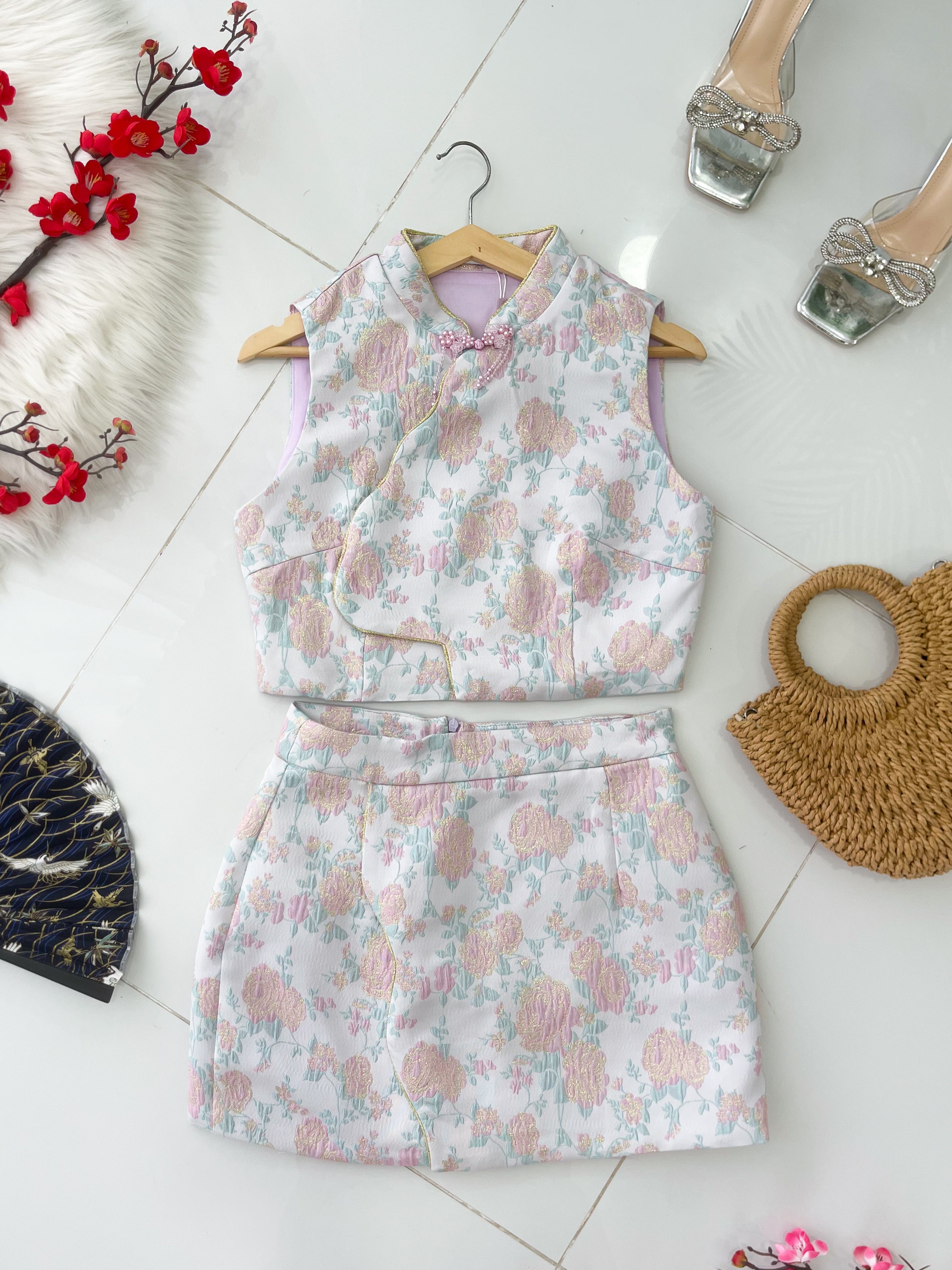 【SS21817 / 65178】高品质两件式高端气质国风新中式提花旗袍套装 无袖提花旗袍上衣➕A字旗袍高腰裙子，内层有里布短裤 ❤️❤️